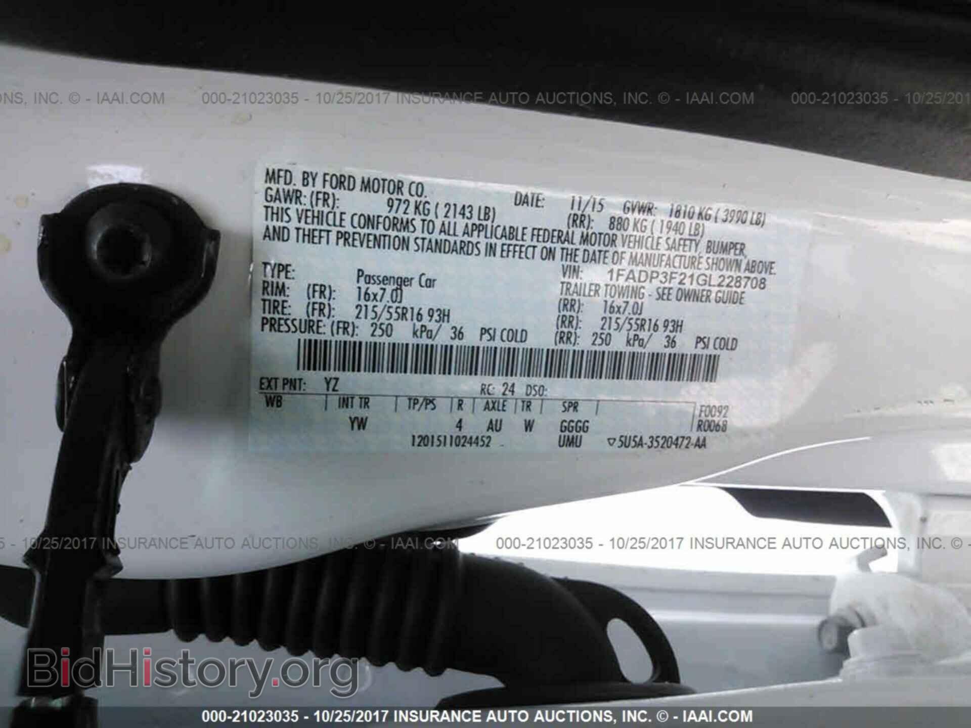 2016 Ford Focus - VIN: 1FADP3F21GL228708 - Photo 9