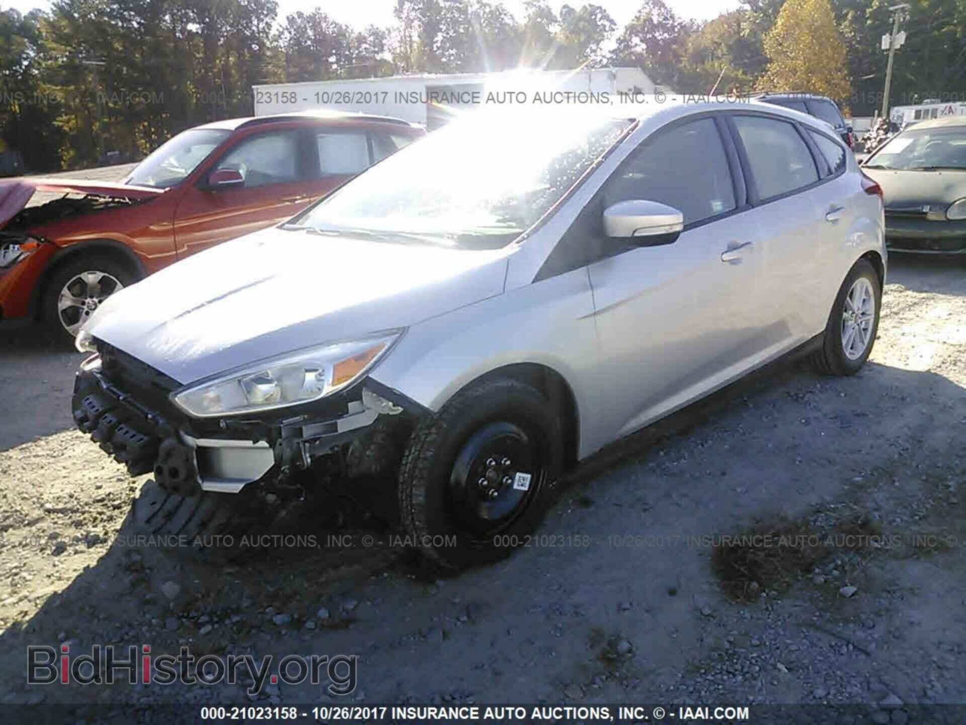 2017 Ford Focus - VIN: 1FADP3K2XHL246891 - Фото 2