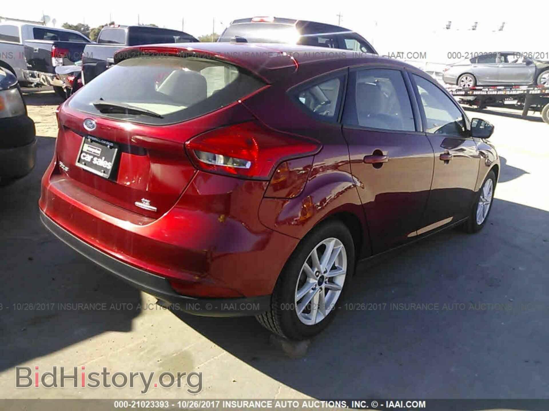 2016 Ford Focus - VIN: 1FADP3K24GL294546 - Photo 4