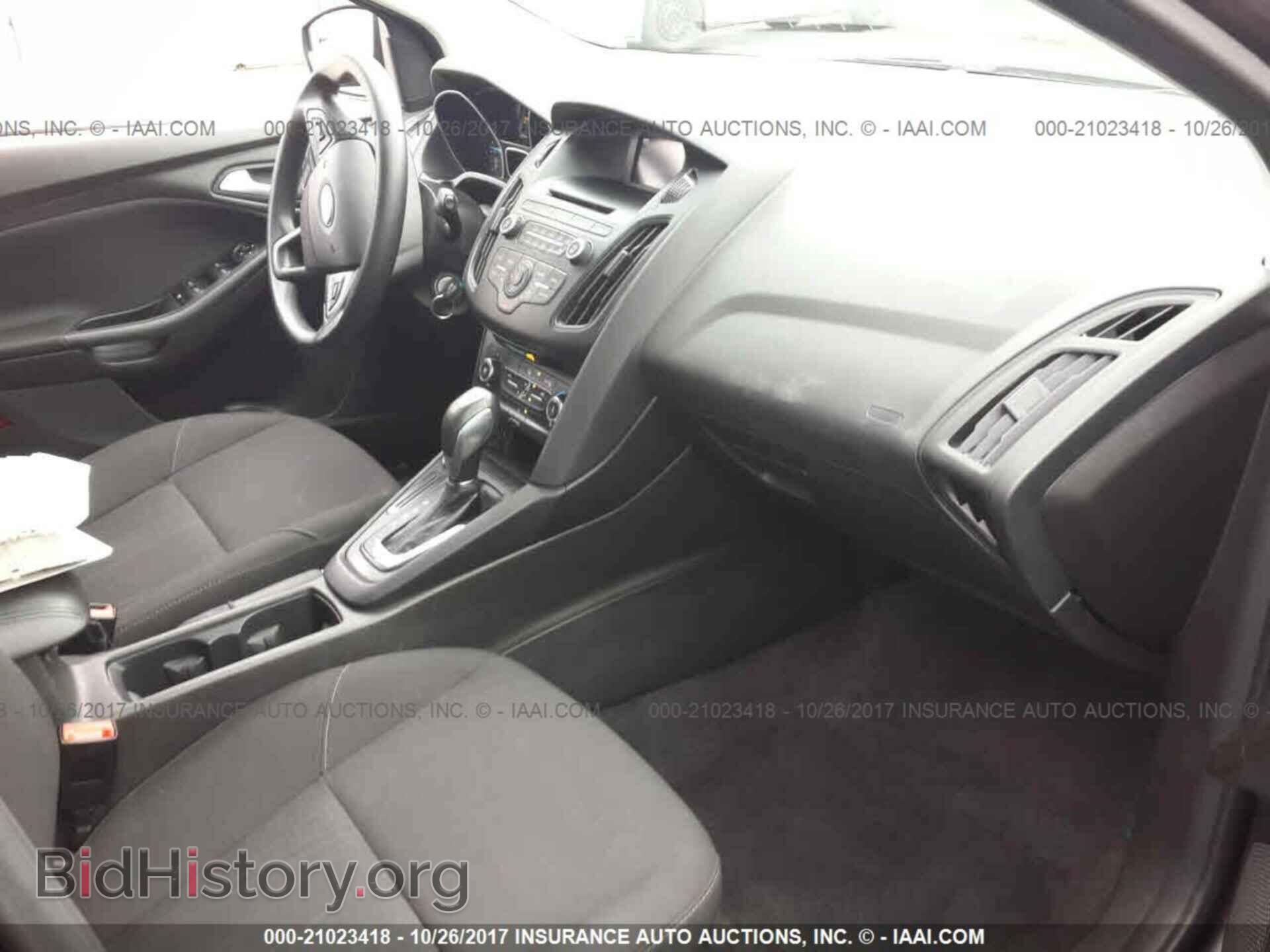 2016 Ford Focus - VIN: 1FADP3K21GL290440 - Photo 5