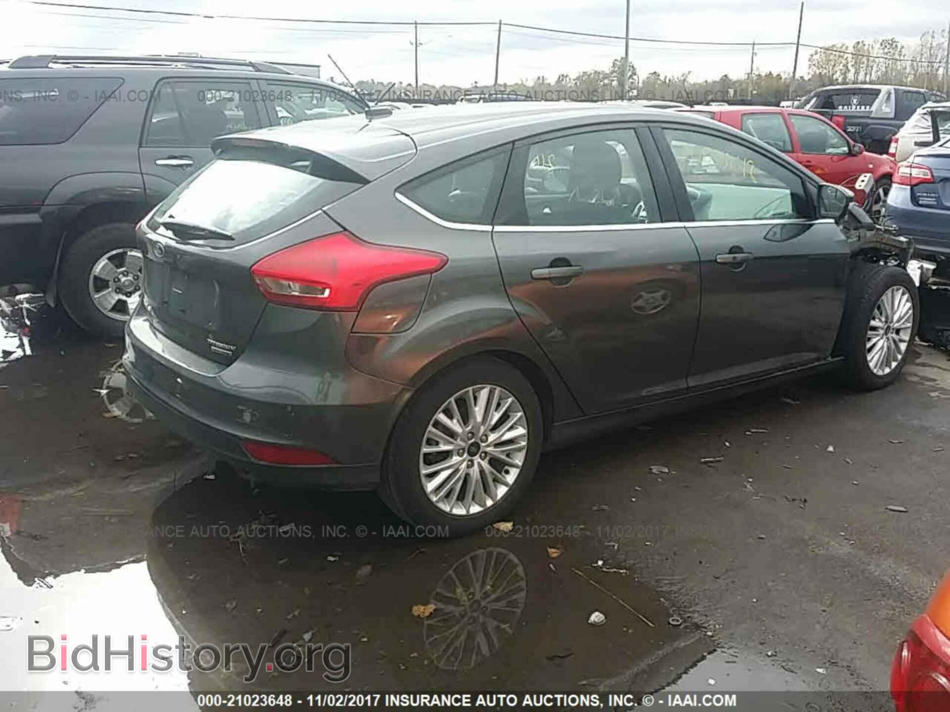 2016 Ford Focus - VIN: 1FADP3N22GL305300 - Photo 4