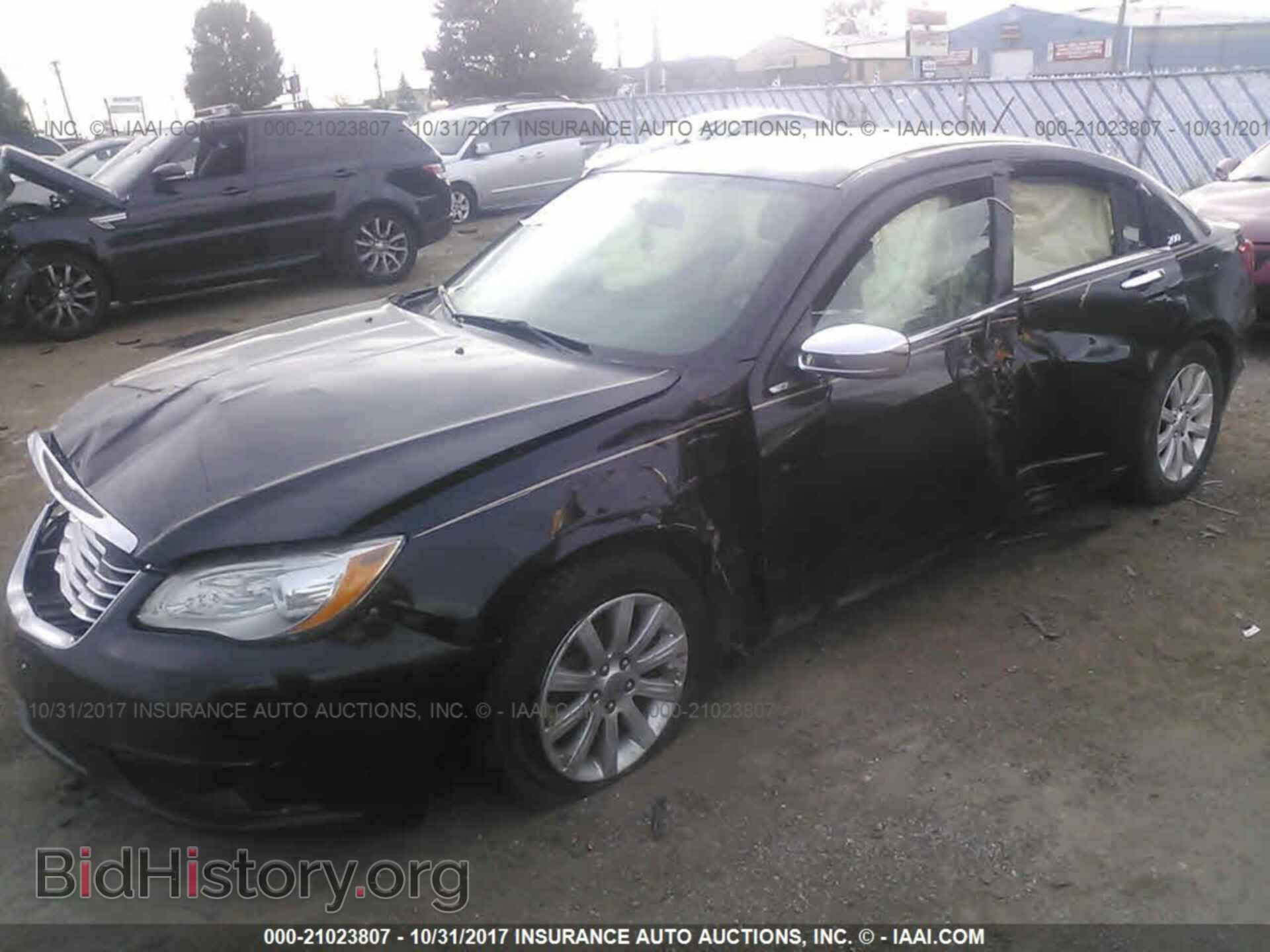 2013 Chrysler 200 - VIN: 1C3CCBCG2DN507715 - Photo 2