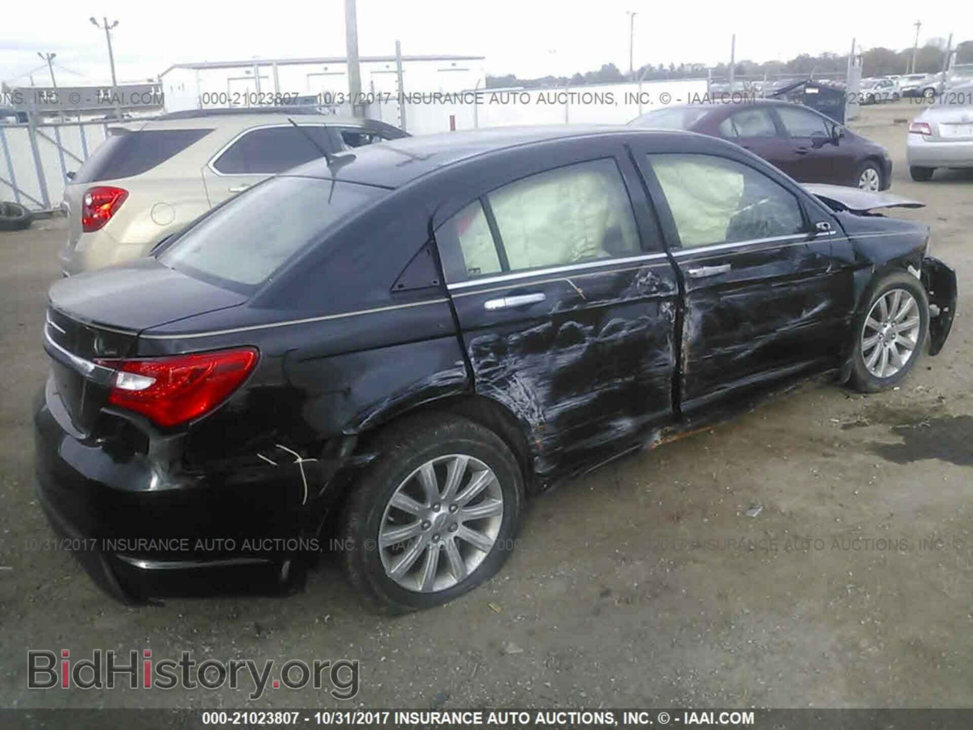 2013 Chrysler 200 - VIN: 1C3CCBCG2DN507715 - Photo 4