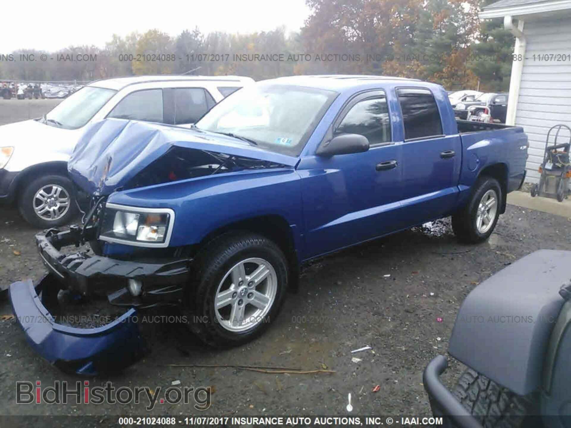 2011 Dodge Dakota - VIN: 1D7RW3GK1BS702033 - Фото 2