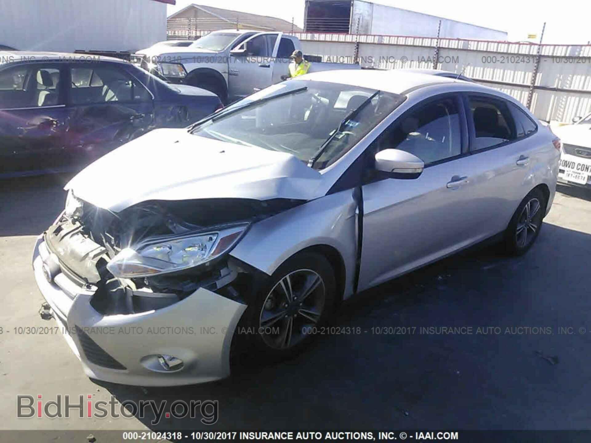 2014 Ford Focus - VIN: 1FADP3F29EL398439 - Photo 2