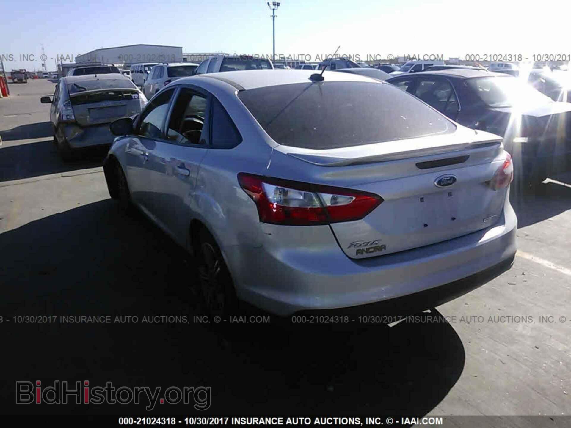 2014 Ford Focus - VIN: 1FADP3F29EL398439 - Photo 3
