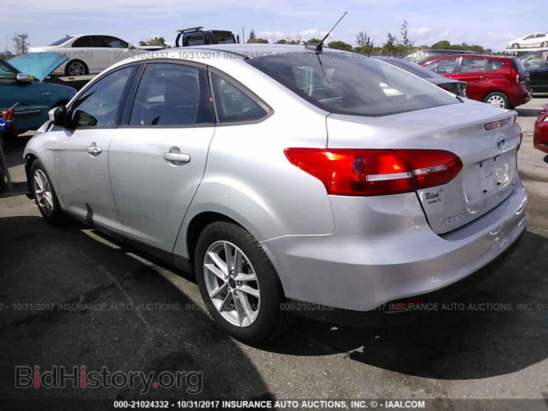 2017 Ford Focus - VIN: 1FADP3F23HL227996 - Фото 3