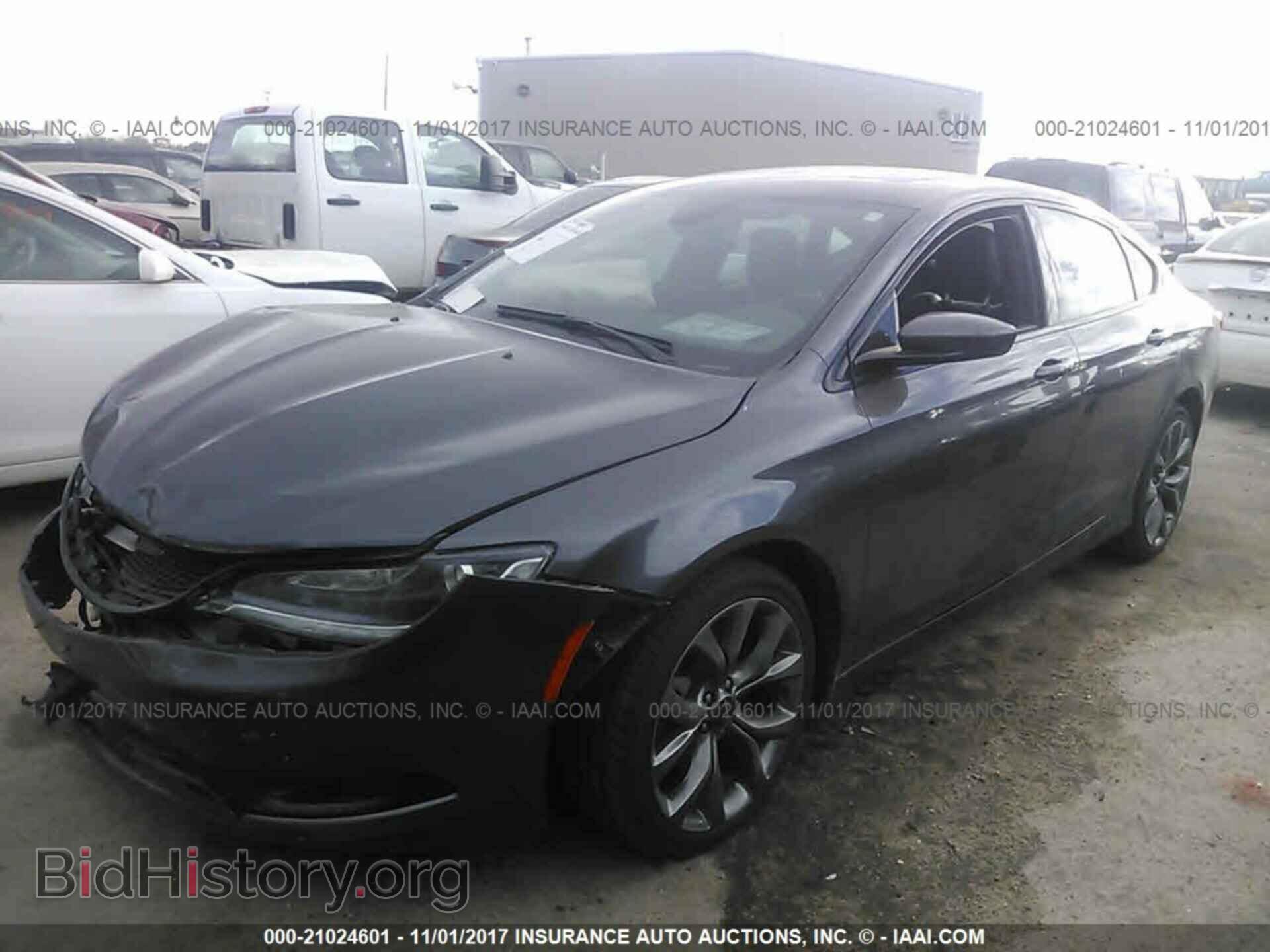 2015 Chrysler 200 - VIN: 1C3CCCDG7FN648559 - Photo 2