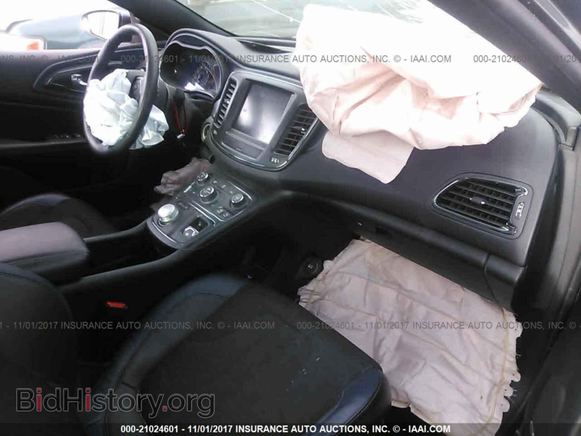 2015 Chrysler 200 - VIN: 1C3CCCDG7FN648559 - Photo 5