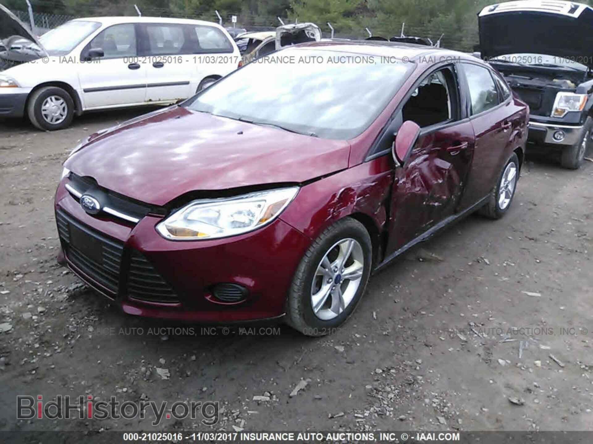 2014 Ford Focus - VIN: 1FADP3F22EL118232 - Photo 2
