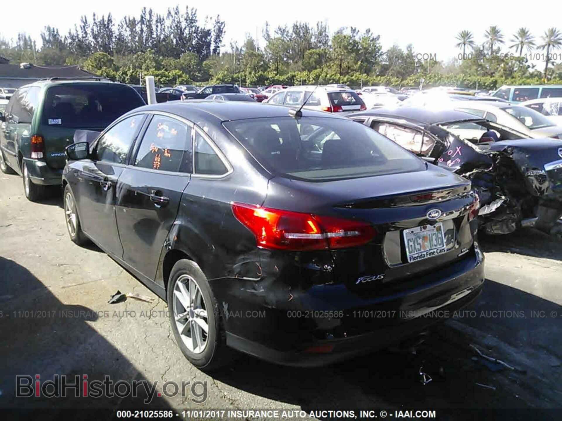 2015 Ford Focus - VIN: 1FADP3F25FL207357 - Фото 3