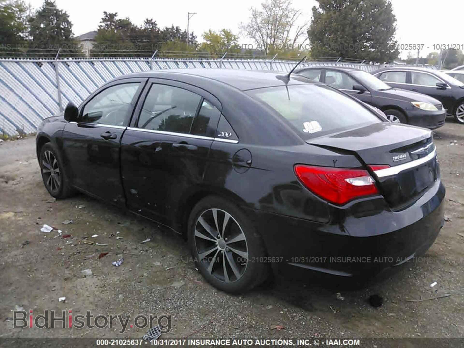 2013 Chrysler 200 - VIN: 1C3CCBBB7DN655378 - Фото 3
