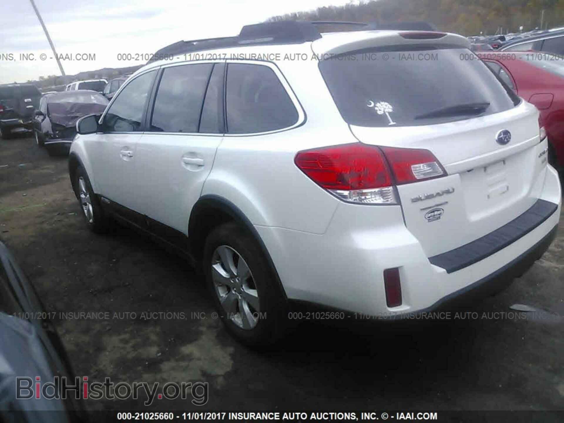 2011 Subaru Outback - VIN: 4S4BRBKC3B3388050 - Фото 3