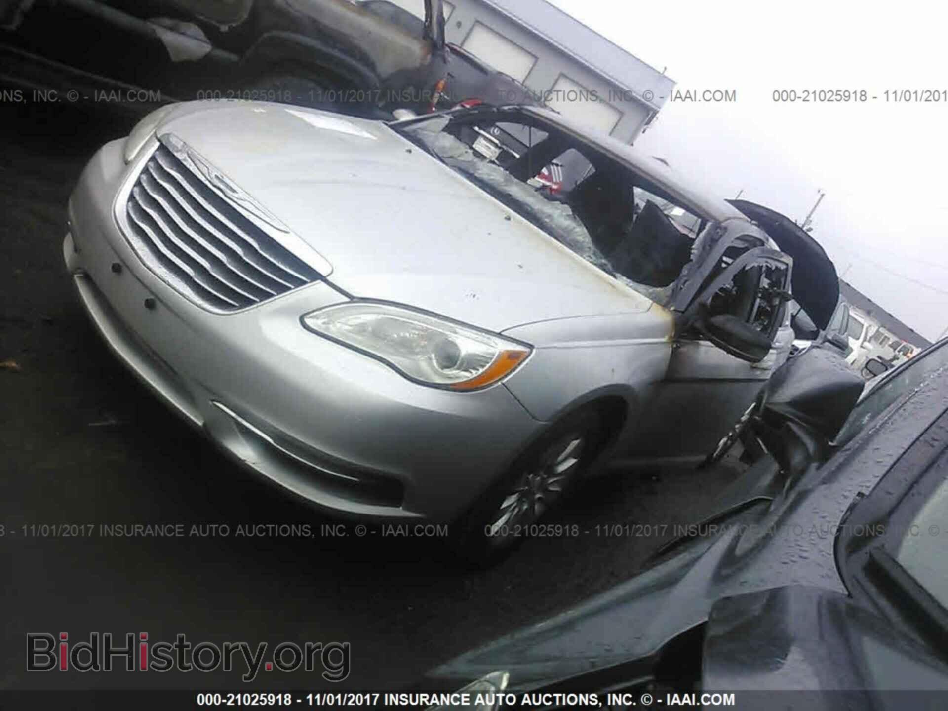 2012 Chrysler 200 - VIN: 1C3CCBAB7CN241016 - Фото 2