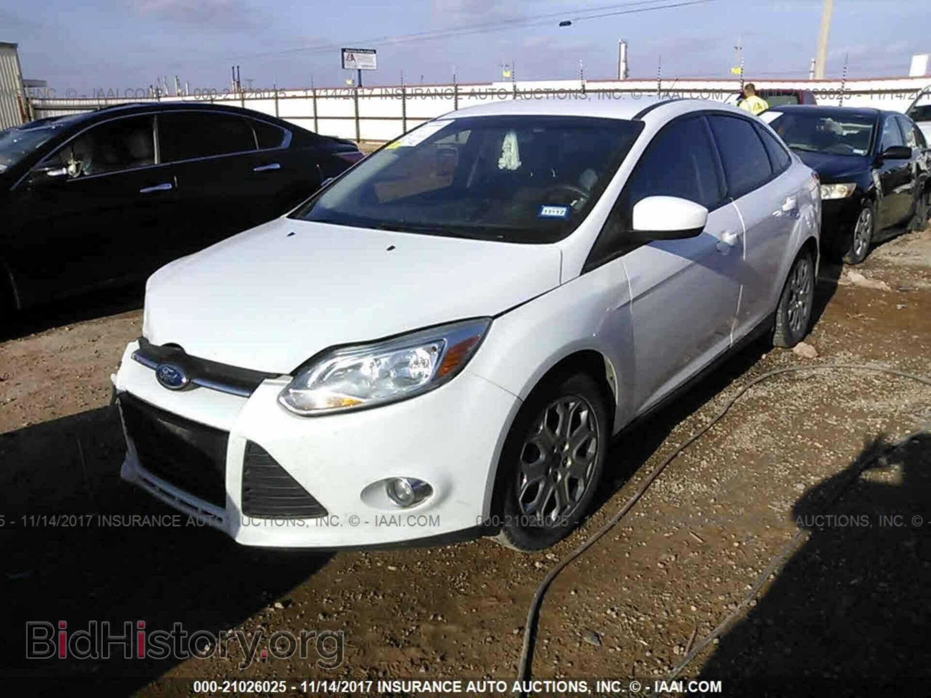 2012 Ford Focus - VIN: 1FAHP3F25CL108826 - Photo 2