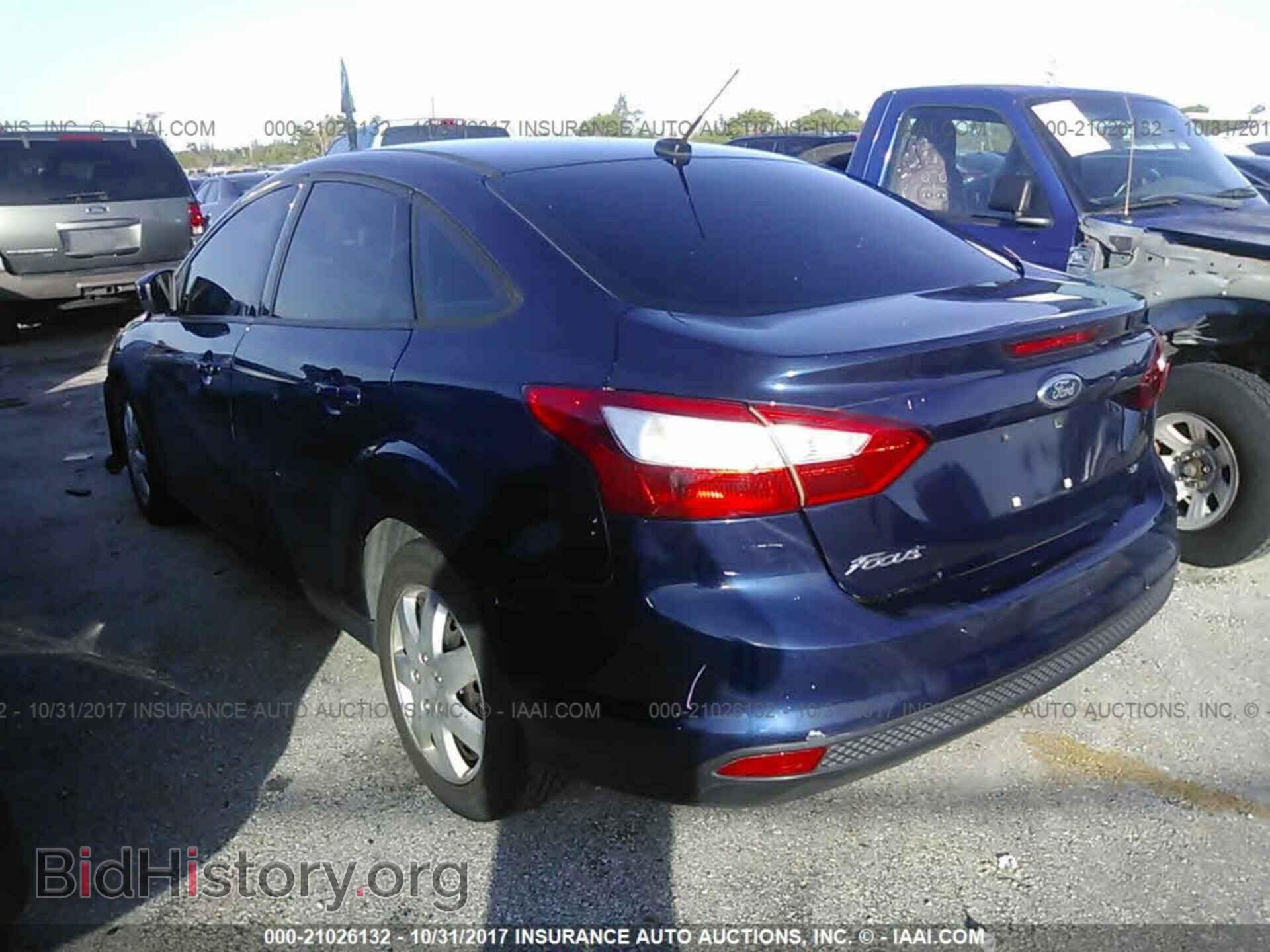 2012 Ford Focus - VIN: 1FAHP3F27CL156750 - Photo 3