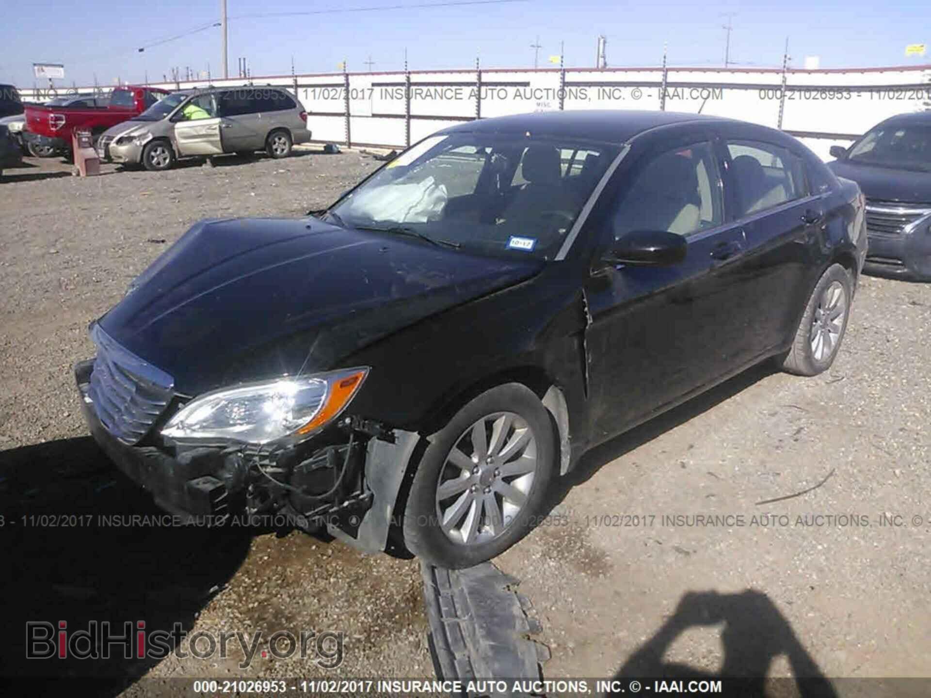 2012 Chrysler 200 - VIN: 1C3CCBBG0CN164452 - Фото 2