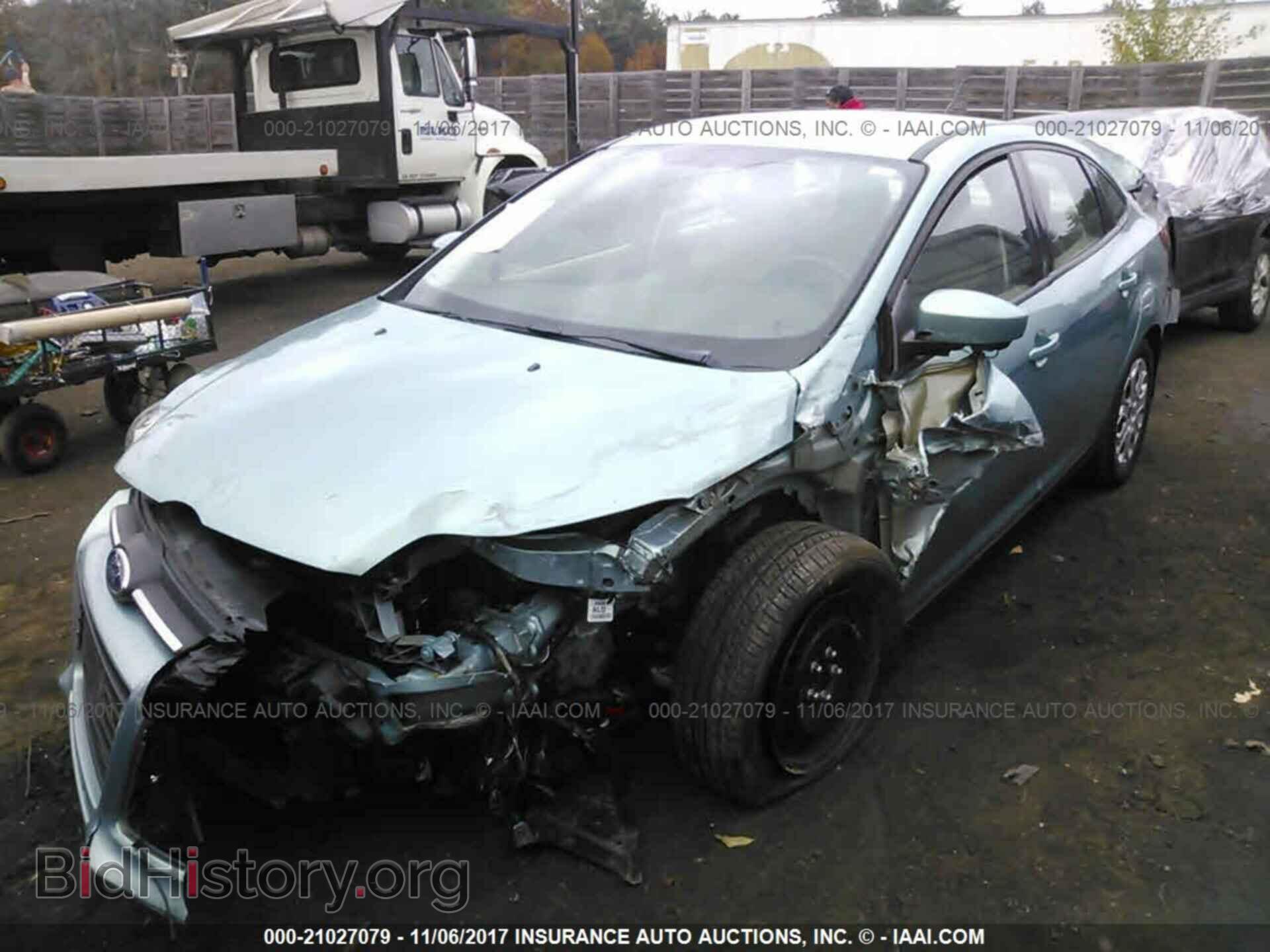 2012 Ford Focus - VIN: 1FAHP3F25CL335238 - Photo 2