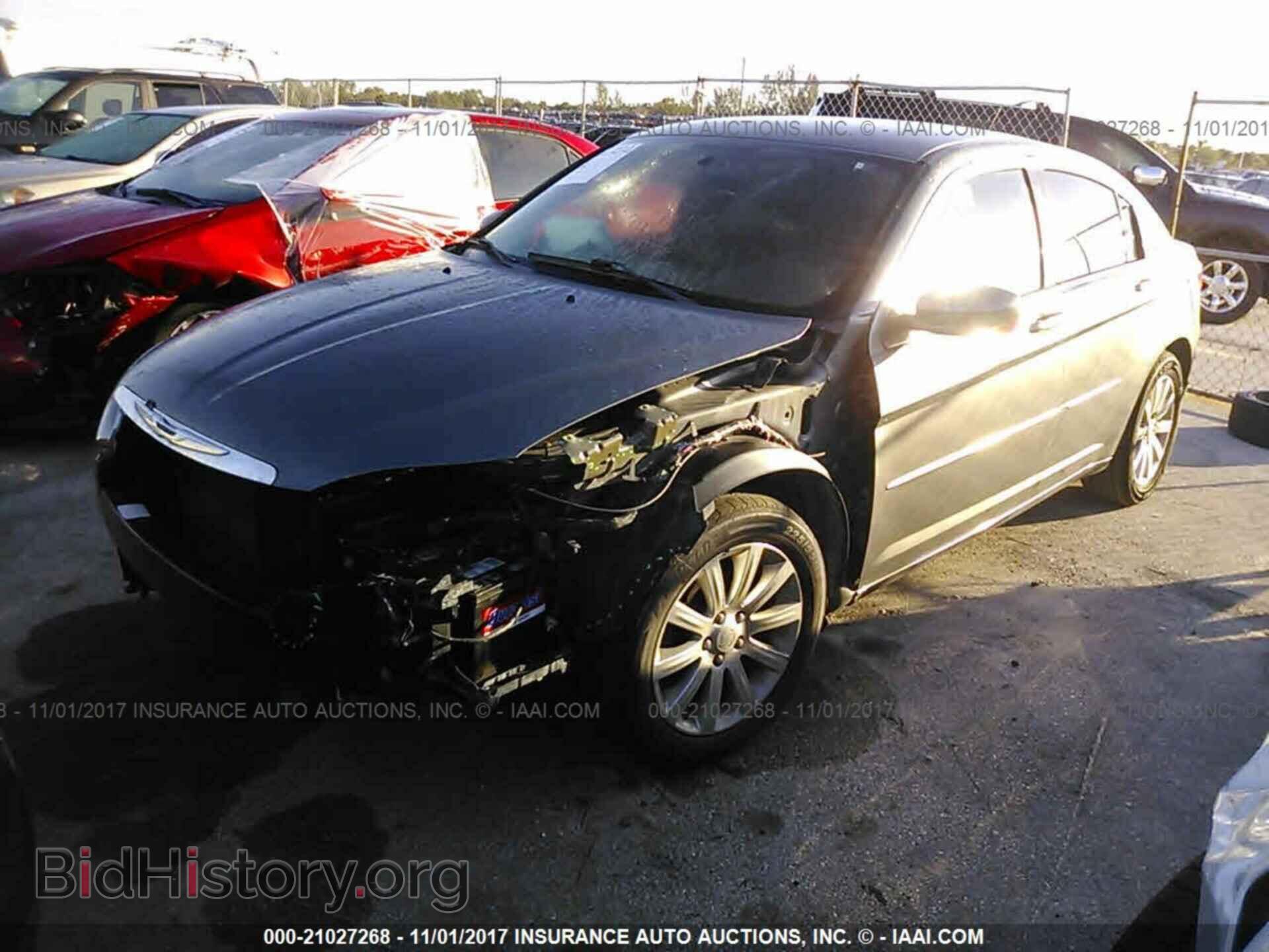 2013 Chrysler 200 - VIN: 1C3CCBBB5DN639549 - Photo 2