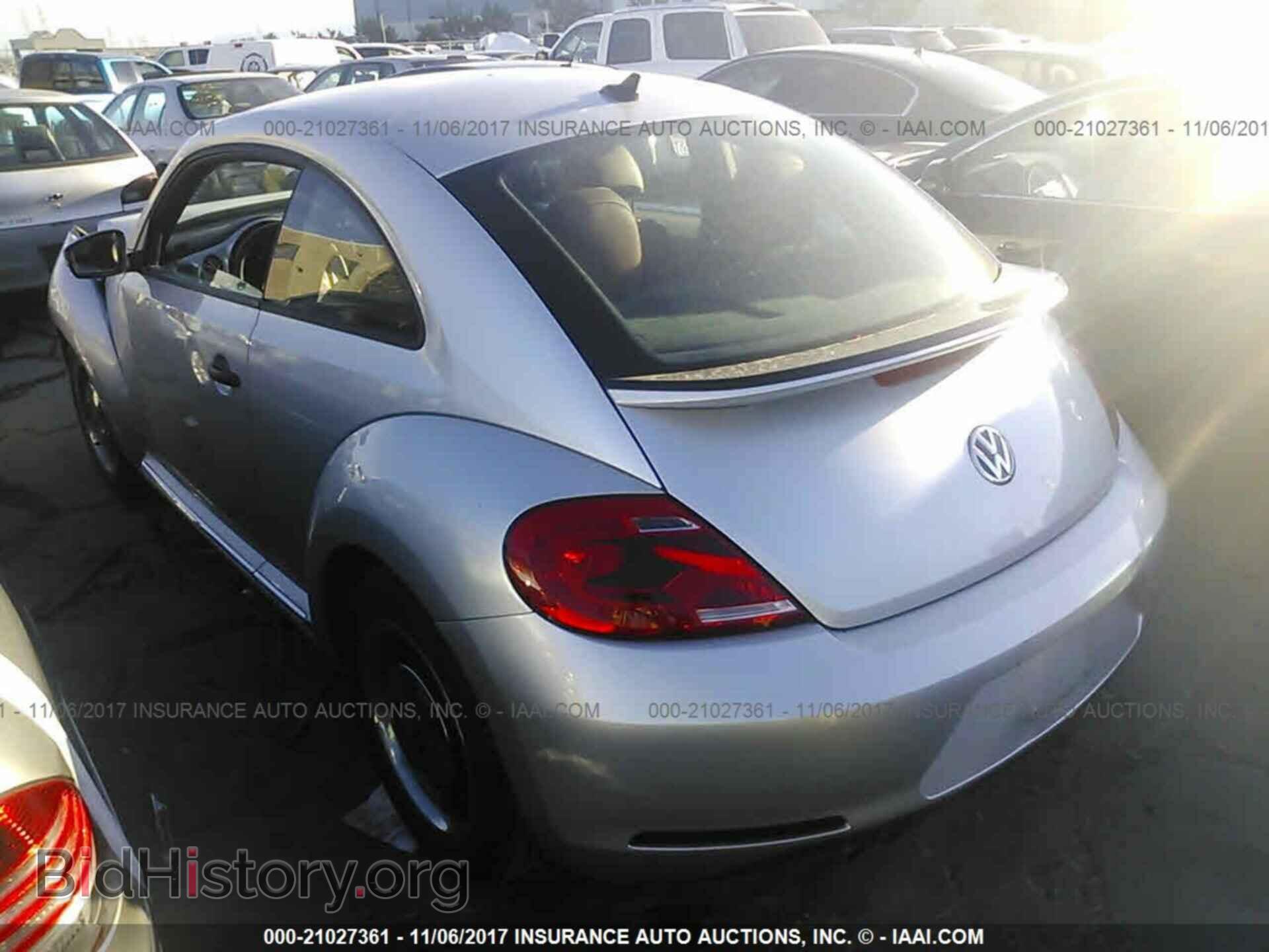 2015 Volkswagen Beetle - VIN: 3VWF17AT3FM651733 - Фото 3