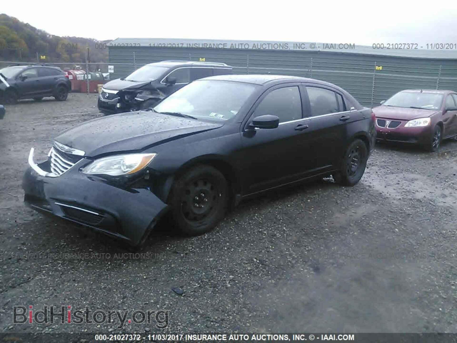 2013 Chrysler 200 - VIN: 1C3CCBAB1DN734224 - Фото 2