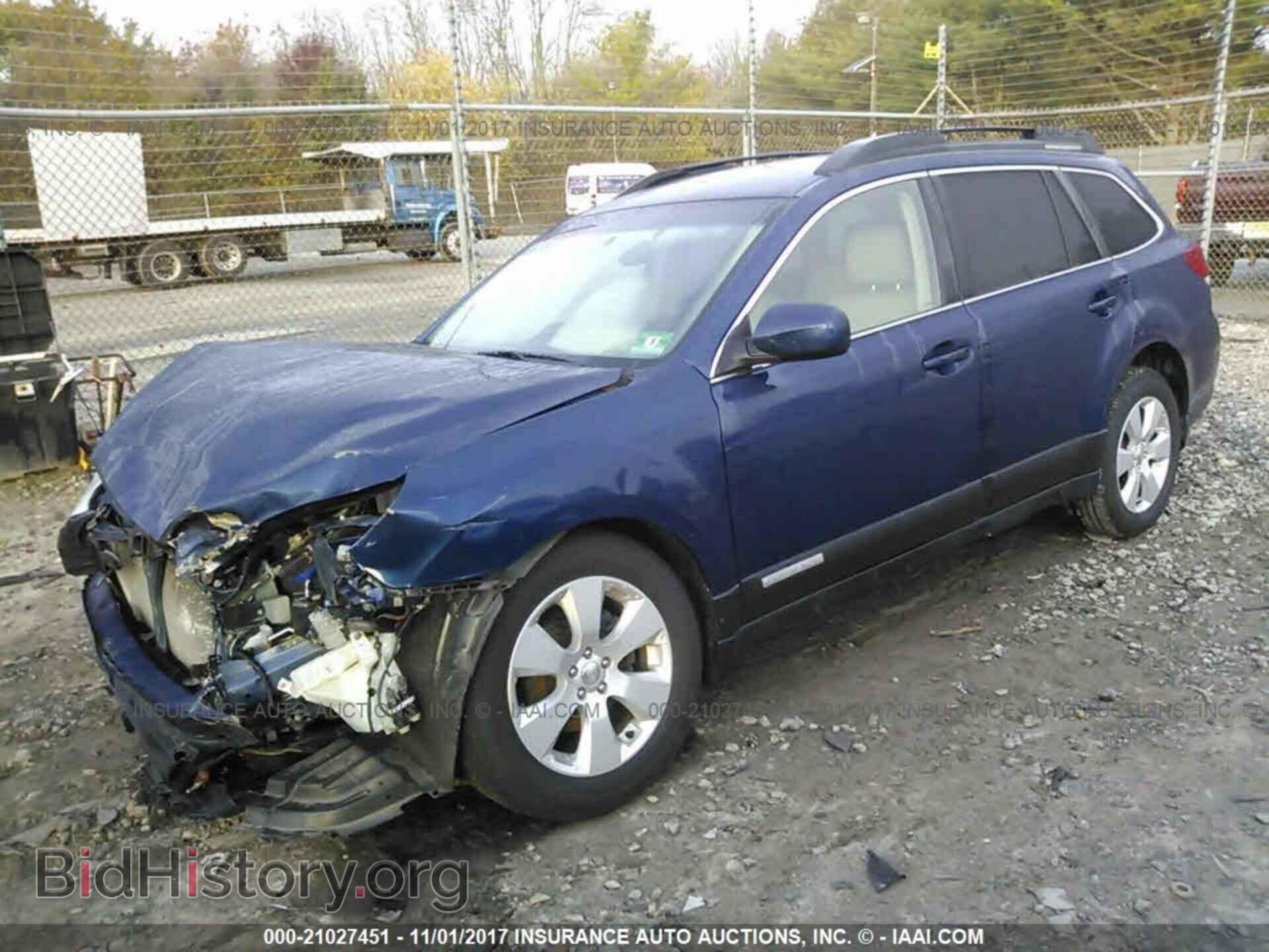 2011 Subaru Outback - VIN: 4S4BRBCC8B3336038 - Фото 2