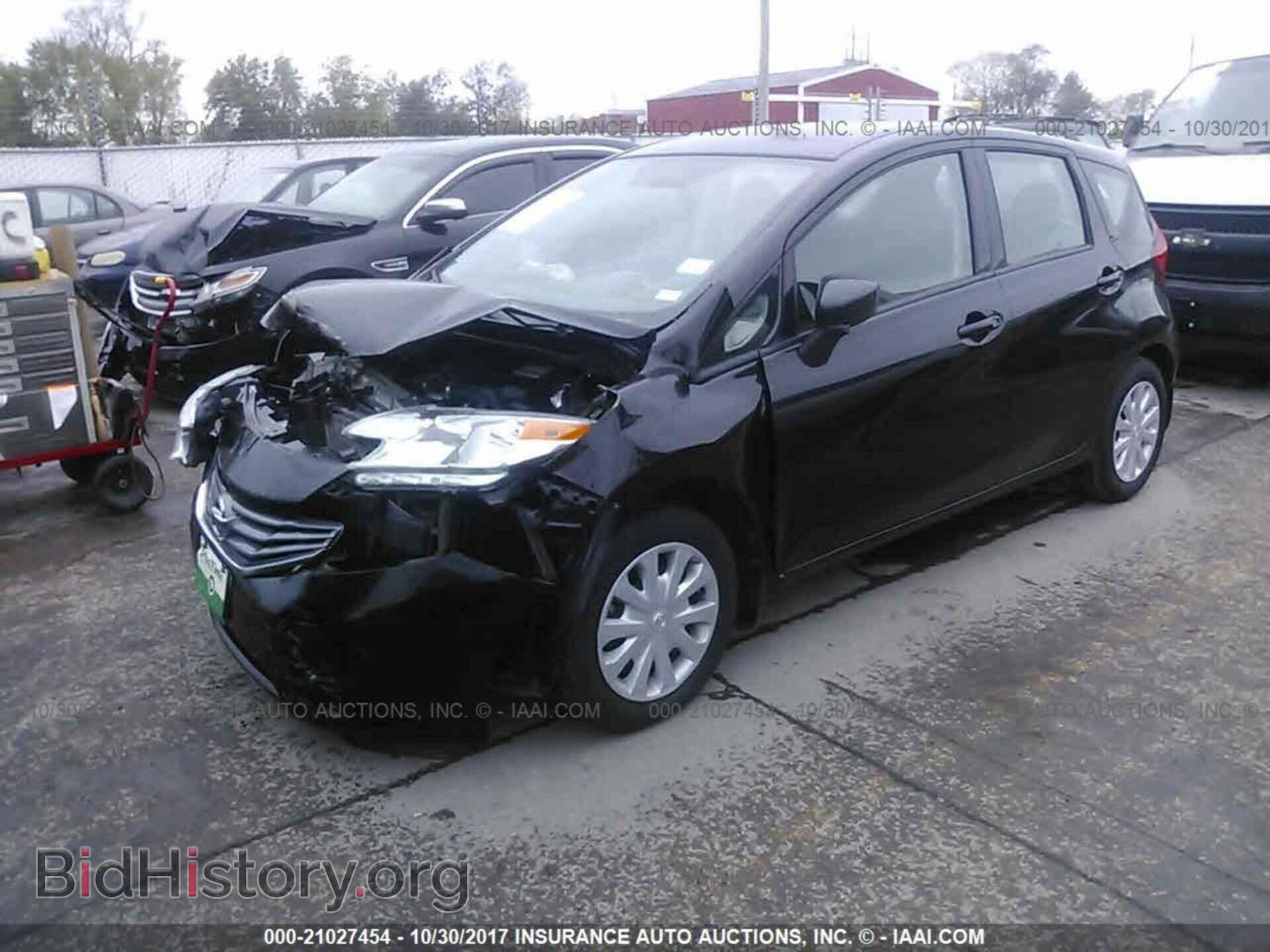 2016 Nissan Versa note - VIN: 3N1CE2CP9GL379339 - Фото 2