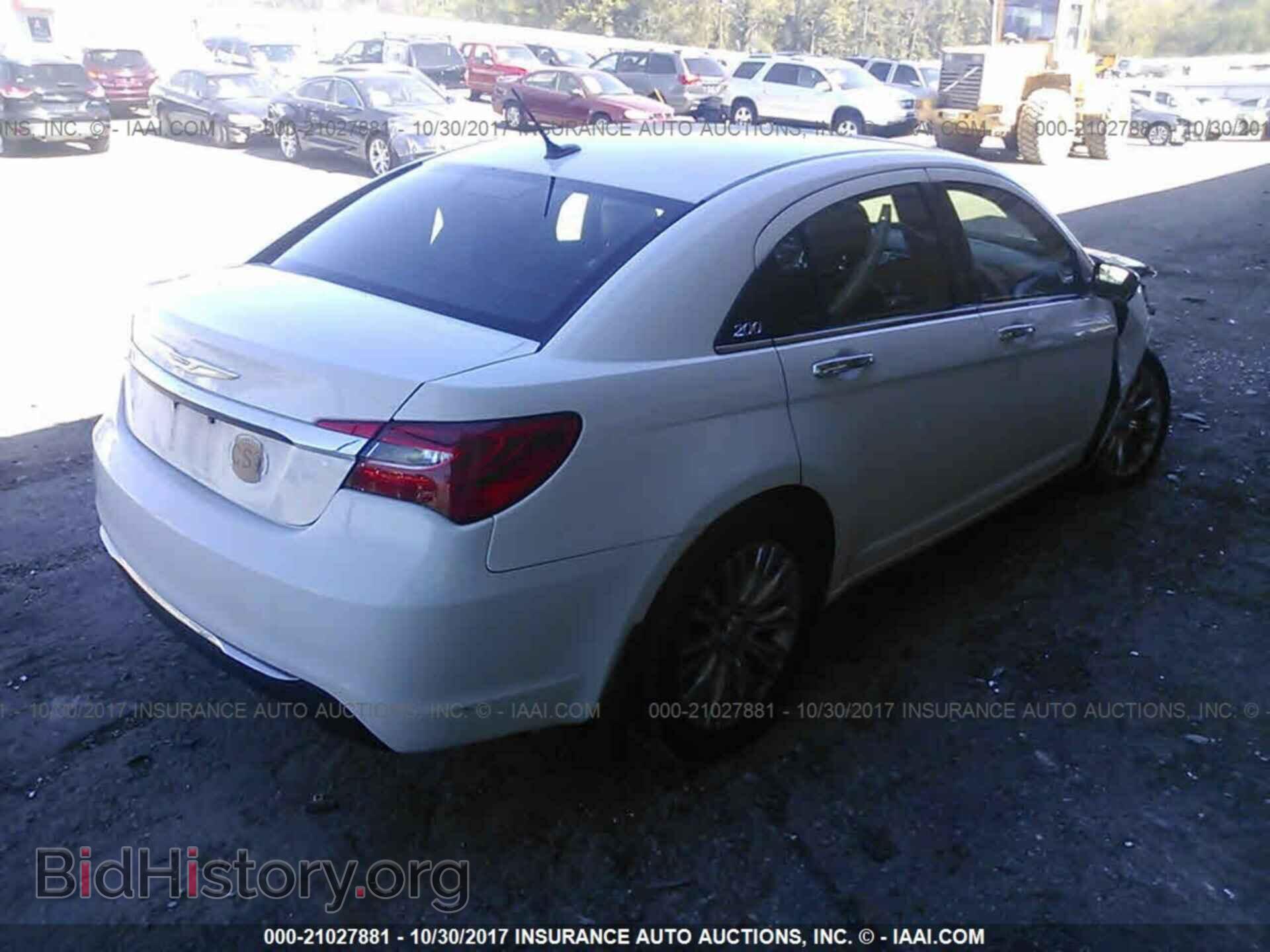 2011 Chrysler 200 - VIN: 1C3BC2FG4BN575597 - Photo 4