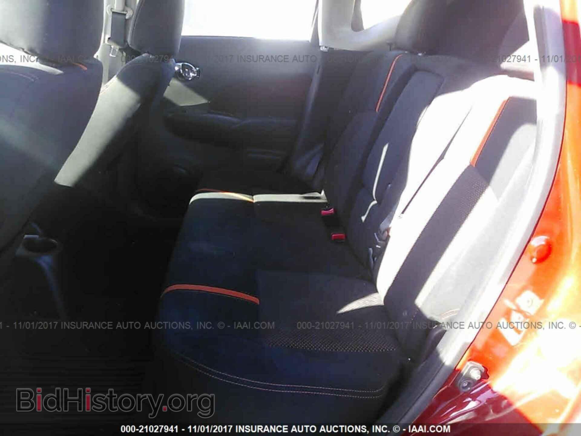 2015 Nissan Versa note - VIN: 3N1CE2CP2FL393159 - Photo 8