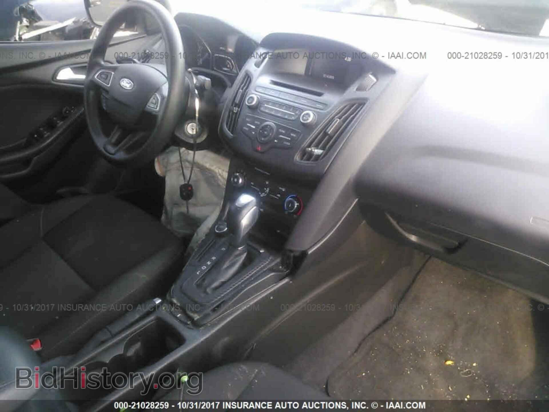 2016 Ford Focus - VIN: 1FADP3F21GL220057 - Photo 5