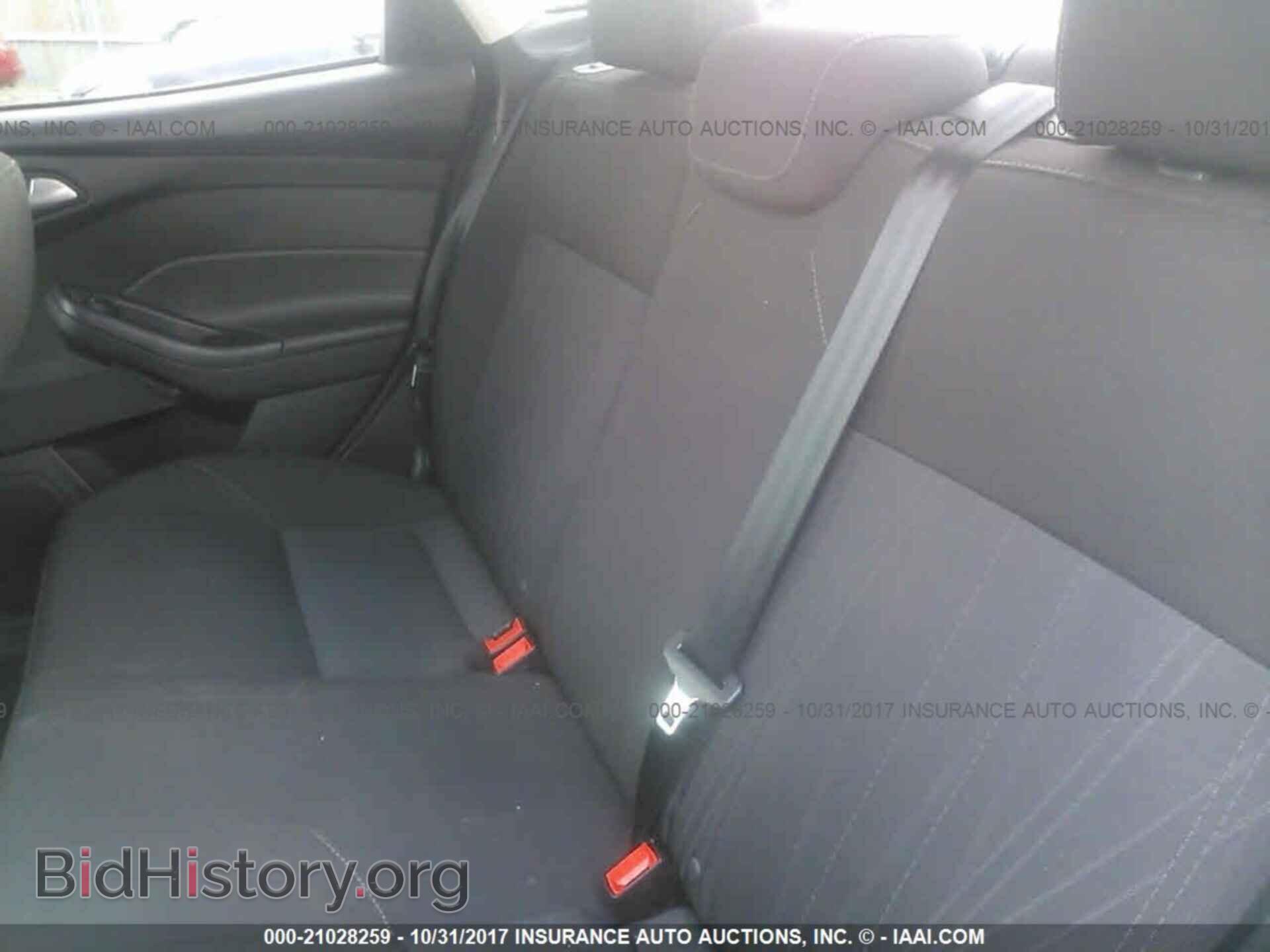 2016 Ford Focus - VIN: 1FADP3F21GL220057 - Photo 8