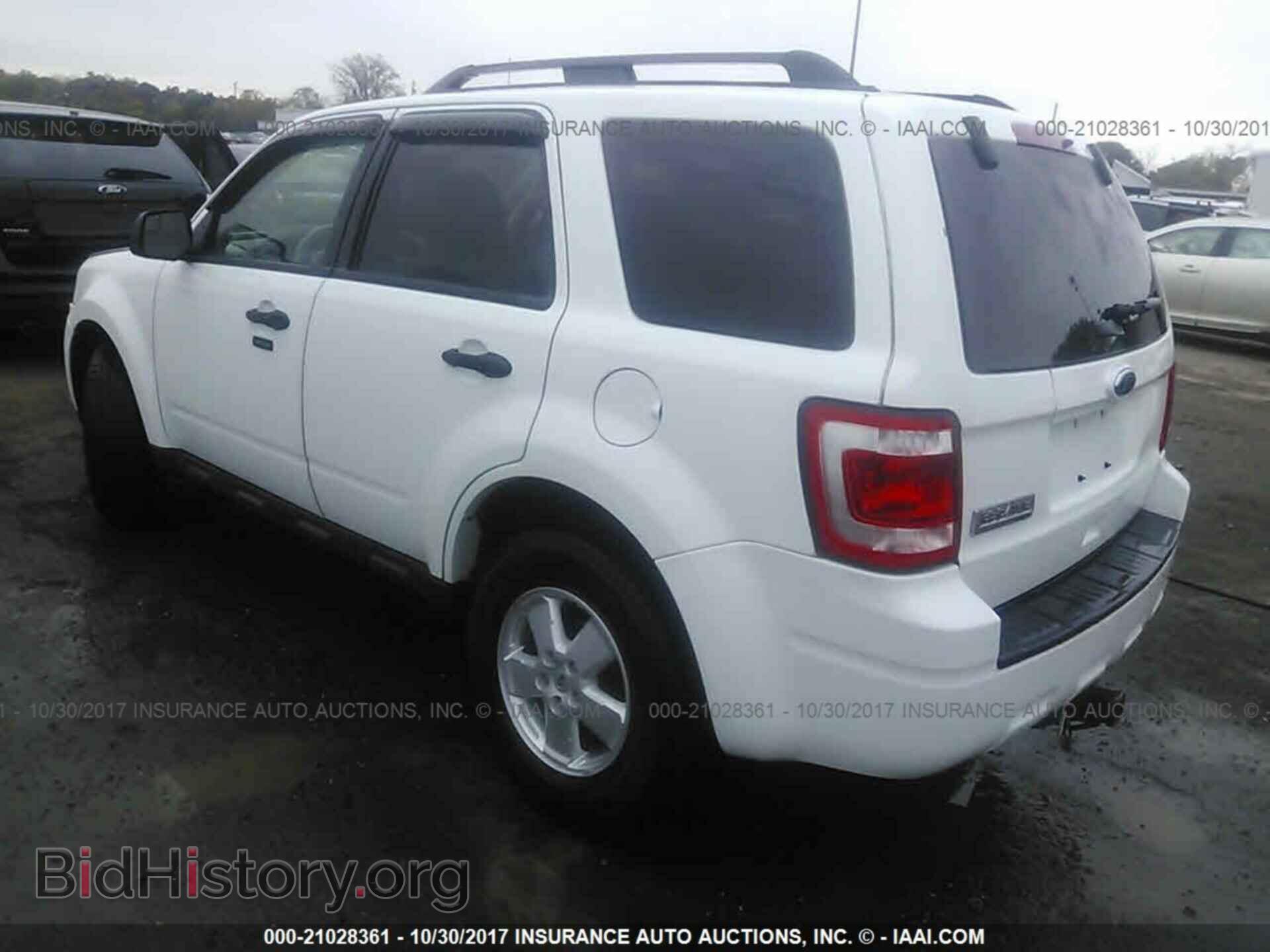 2011 Ford Escape - VIN: 1FMCU9D7XBKC38471 - Фото 3