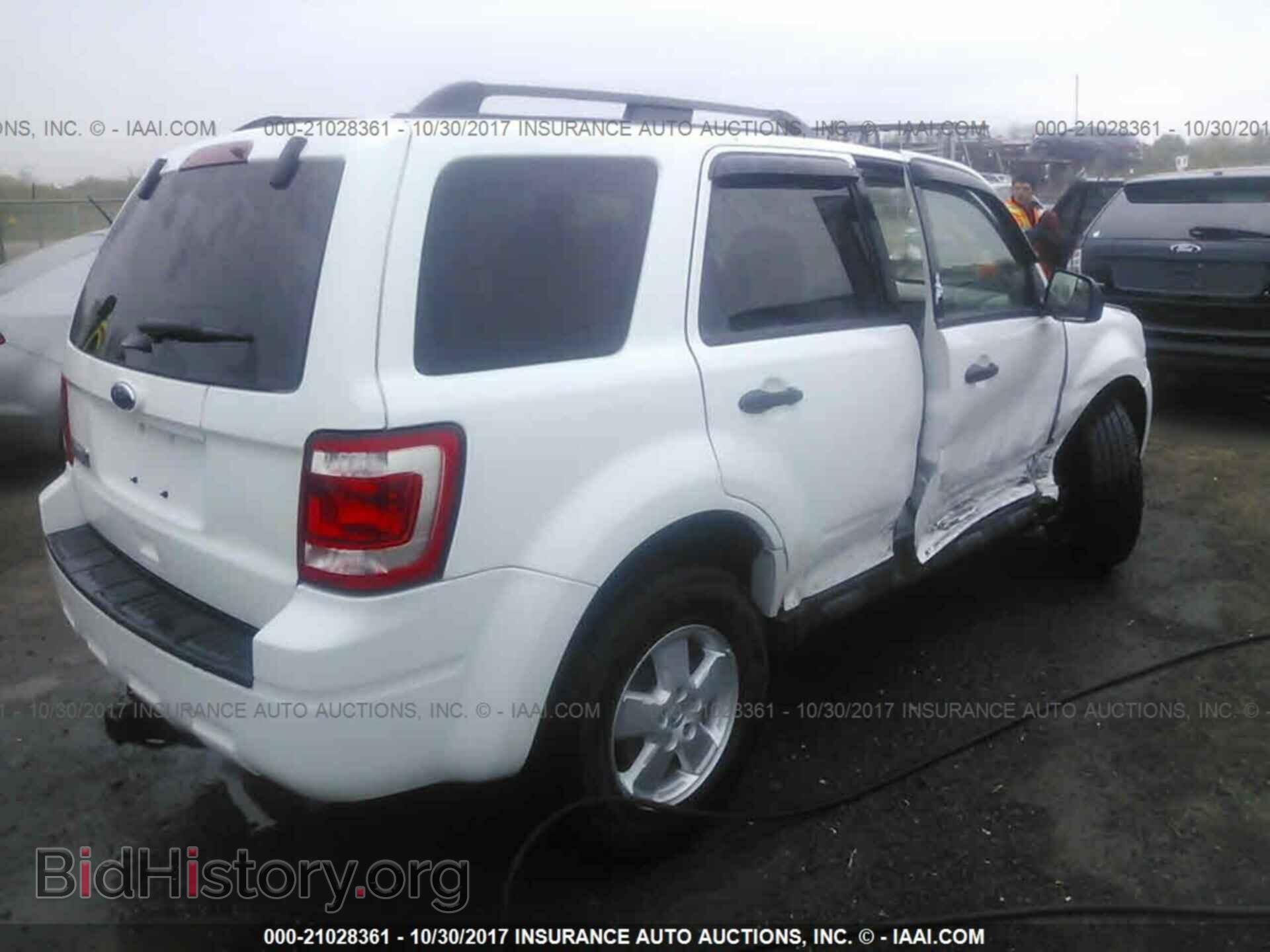 2011 Ford Escape - VIN: 1FMCU9D7XBKC38471 - Фото 4