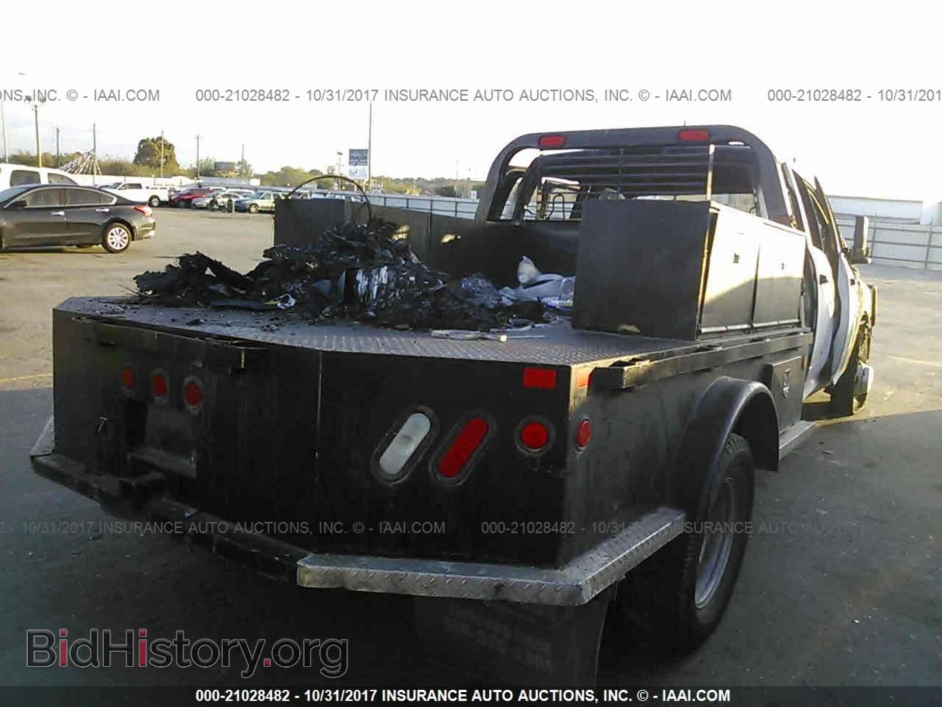 2014 Ram 3500 - VIN: 3C7WRTCL5EG236026 - Photo 4