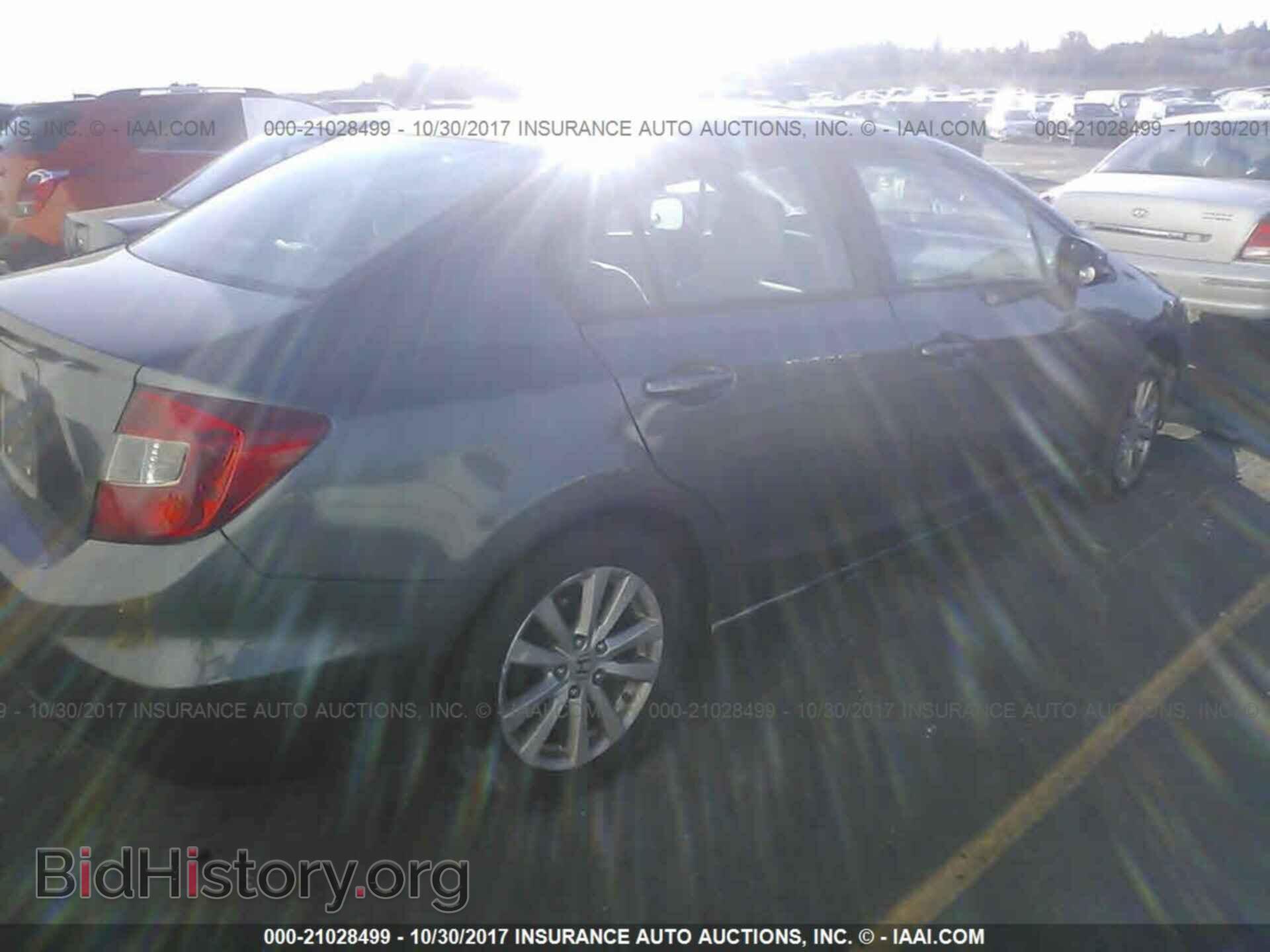2012 Honda Civic - VIN: 19XFB2F83CE072951 - Photo 4