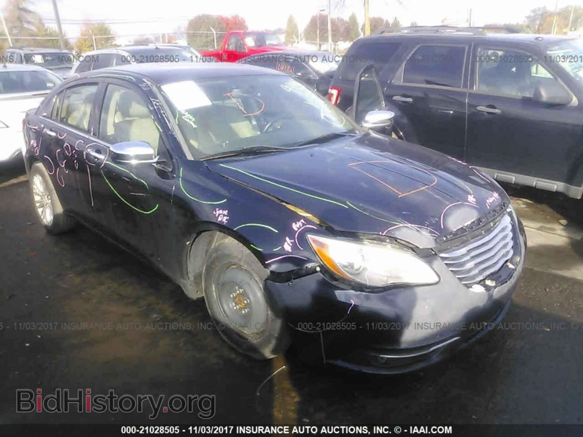 Photo 1C3BC2FG9BN505223 - Chrysler 200 2011