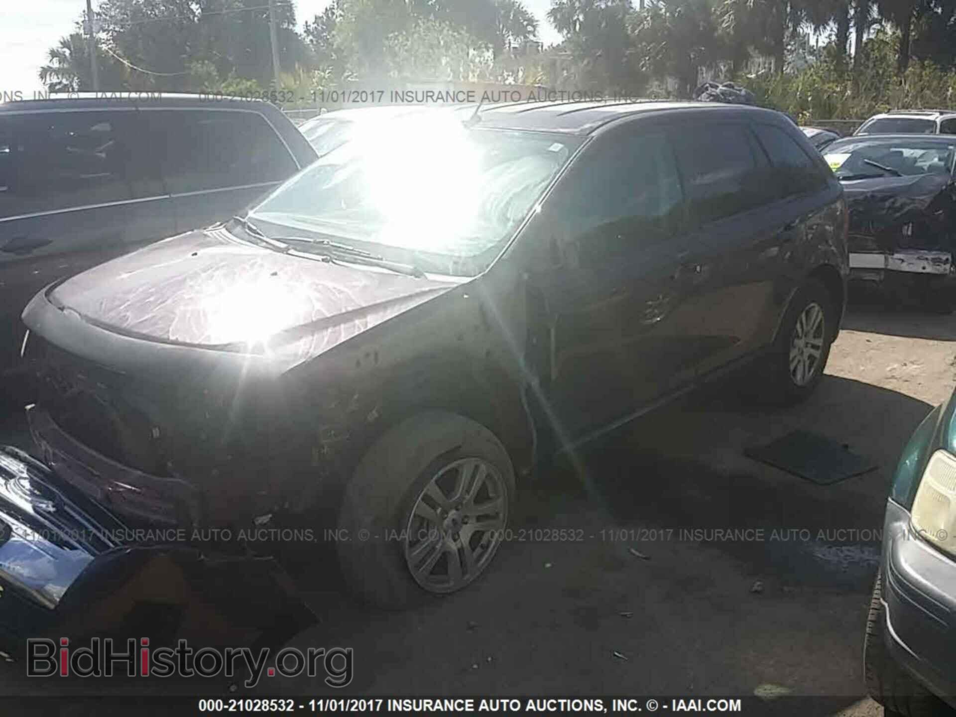 2011 Ford Edge - VIN: 2FMDK3GC7BBB02406 - Photo 2