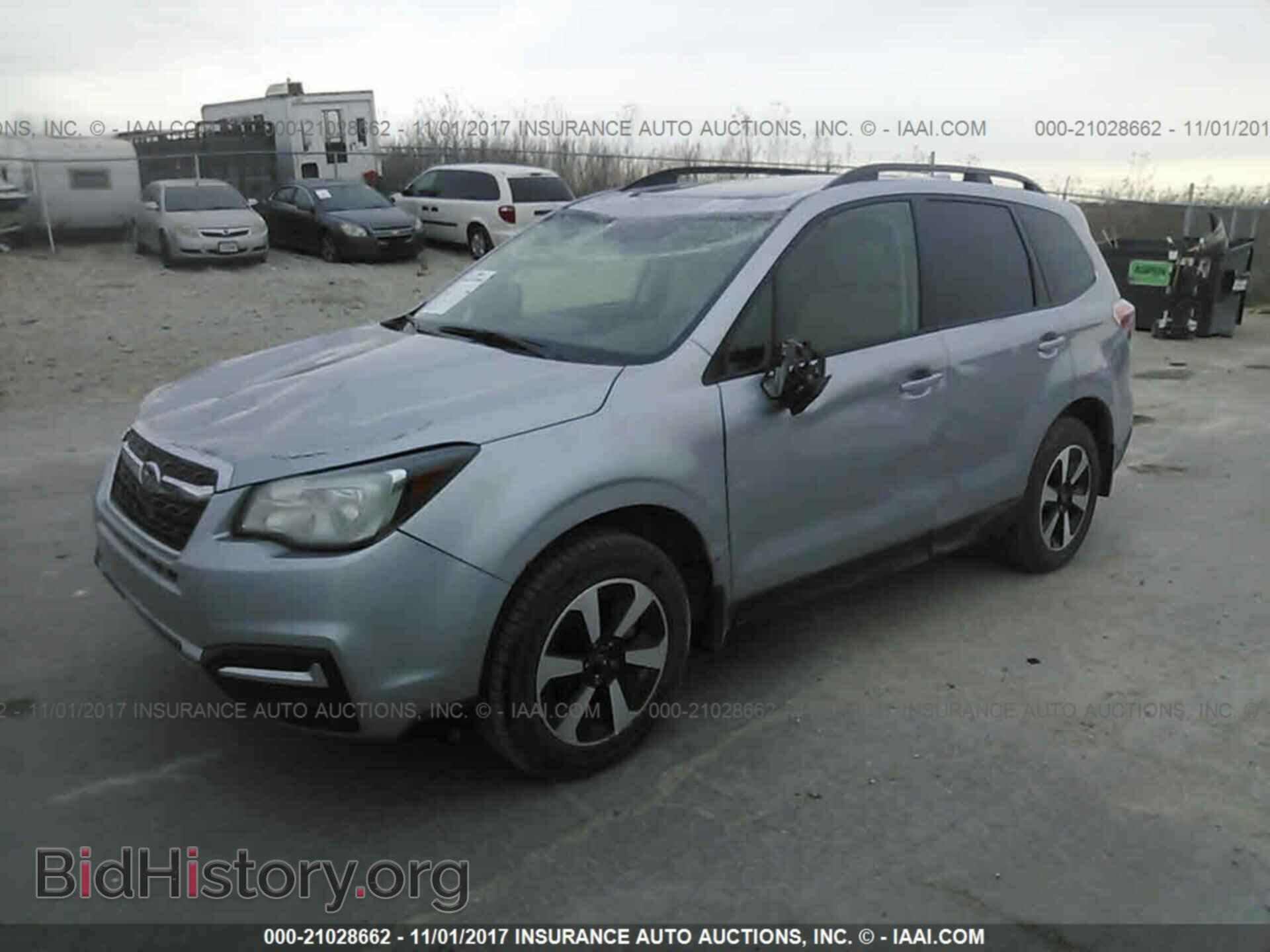 2017 Subaru Forester - VIN: JF2SJAEC5HH558844 - Photo 2