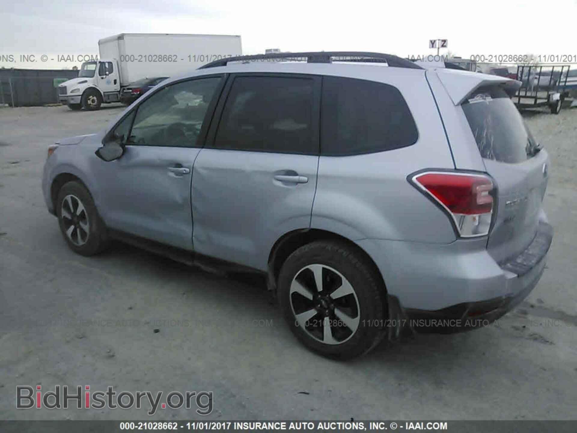 2017 Subaru Forester - VIN: JF2SJAEC5HH558844 - Photo 3