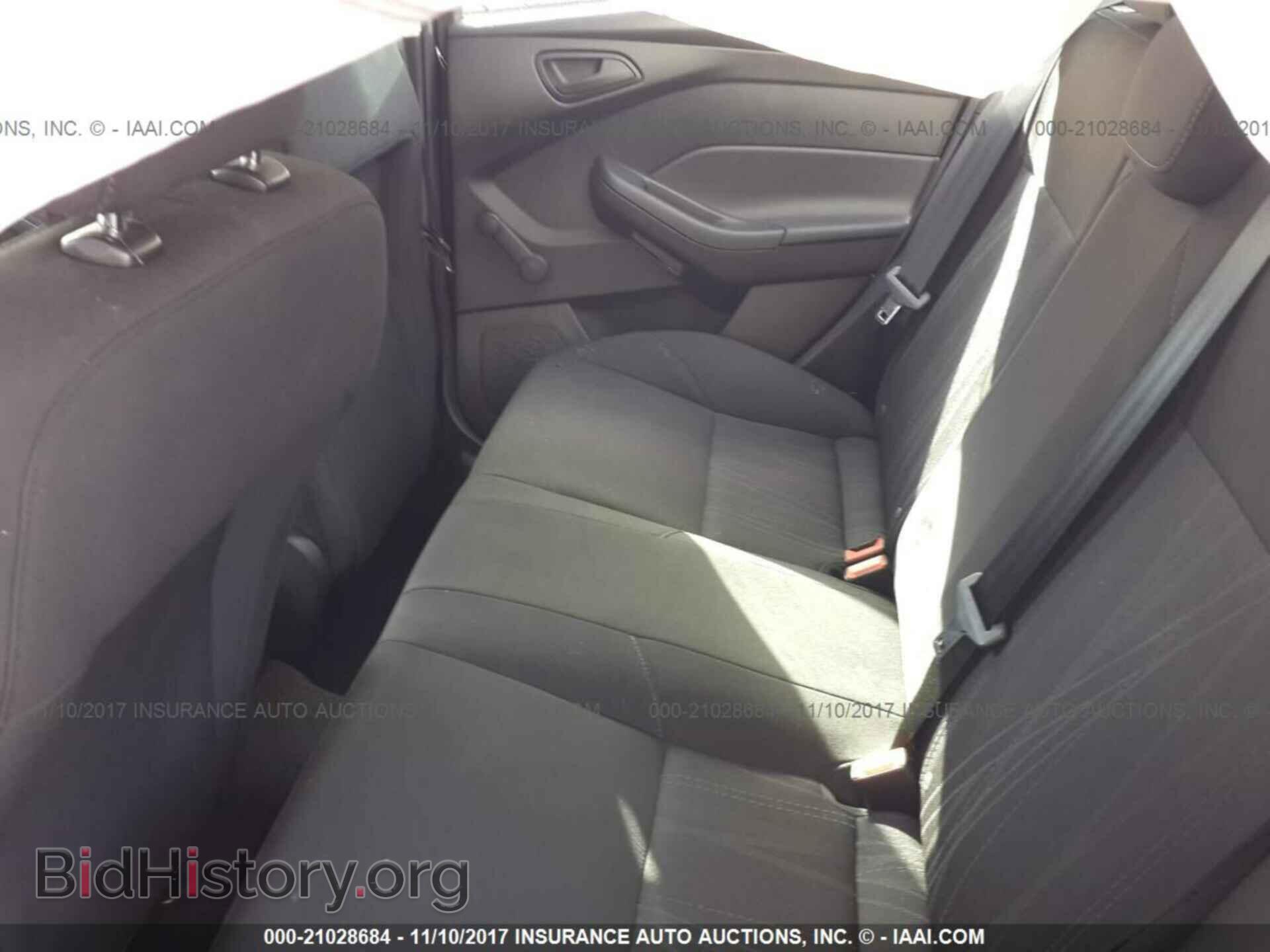 2016 Ford Focus - VIN: 1FADP3E29GL215240 - Photo 8