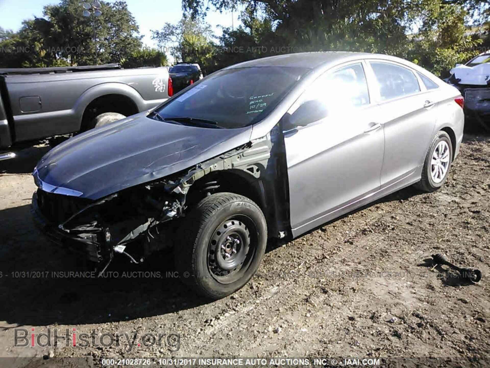 2012 Hyundai Sonata - VIN: 5NPEB4AC2CH500894 - Фото 2