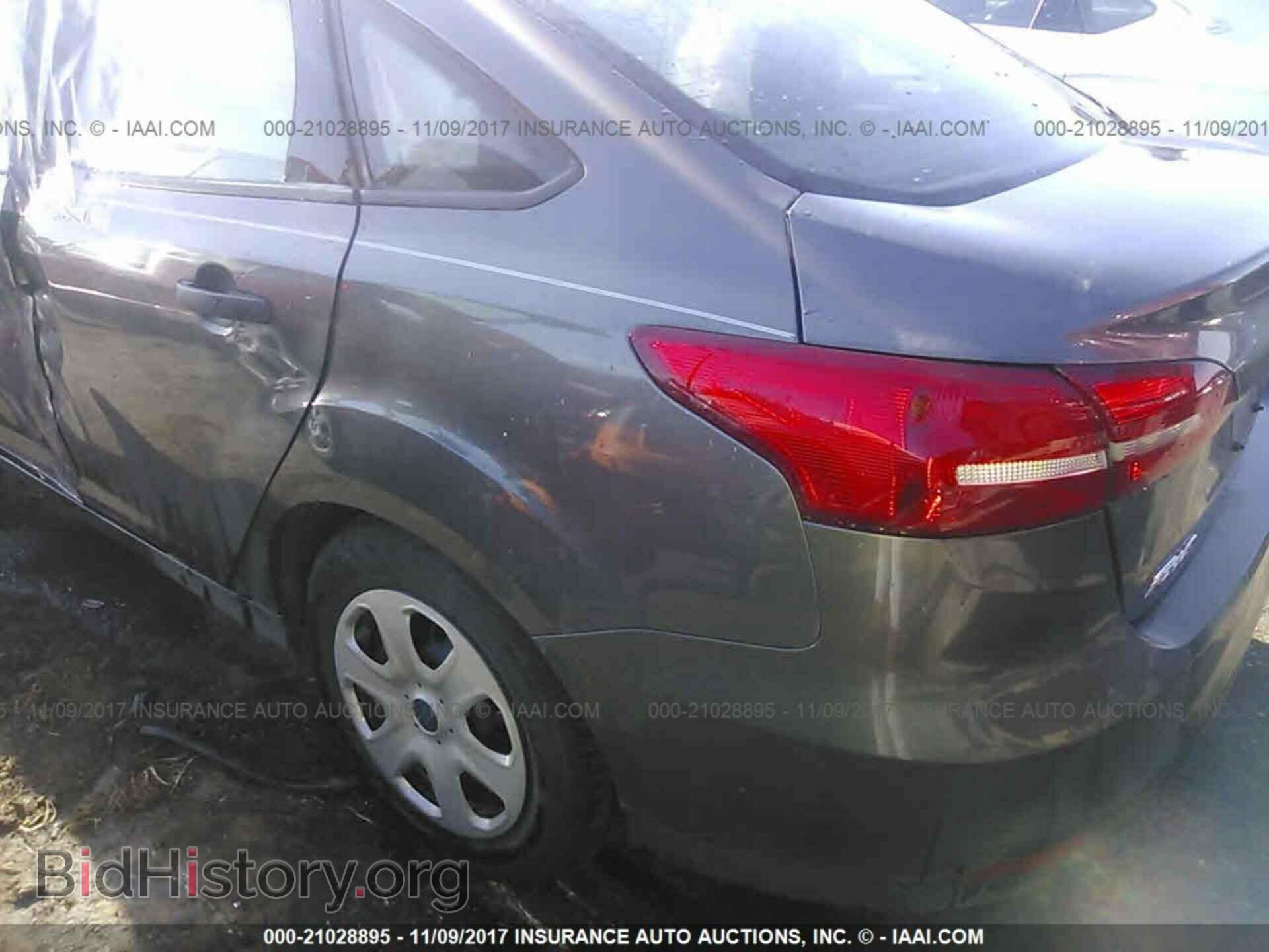 2017 Ford Focus - VIN: 1FADP3E21HL230106 - Photo 3