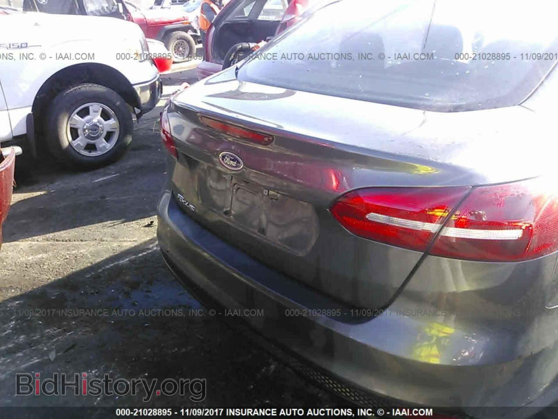 2017 Ford Focus - VIN: 1FADP3E21HL230106 - Photo 9