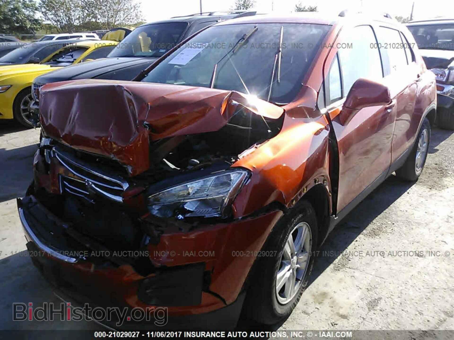 2016 Chevrolet Trax - VIN: KL7CJLSB8GB587215 - Фото 2