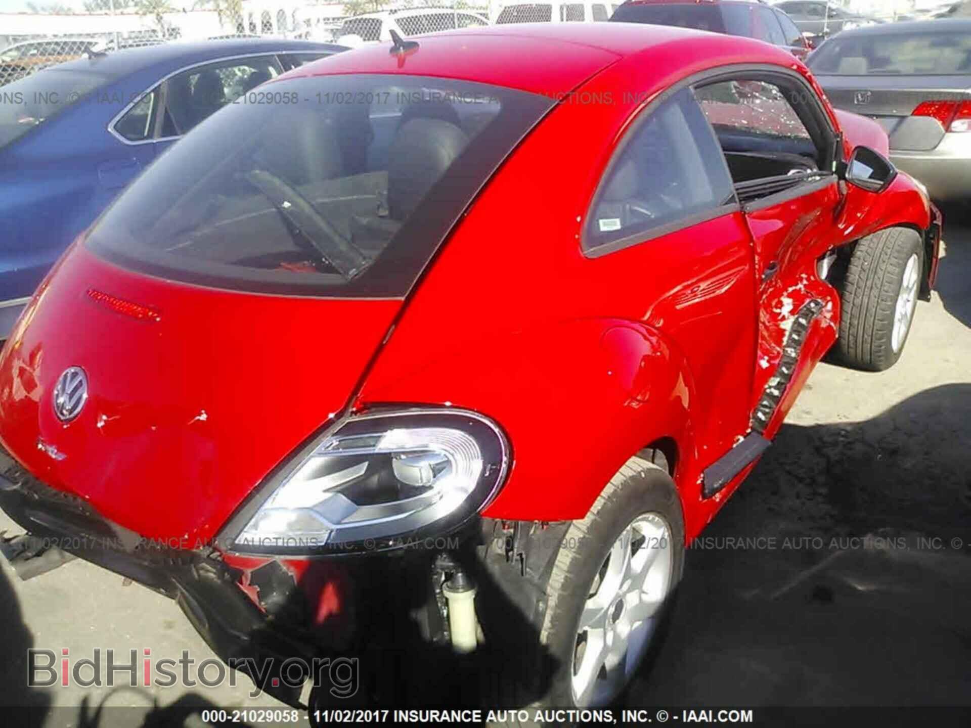 2017 Volkswagen Beetle - VIN: 3VWF17AT6HM619152 - Фото 4