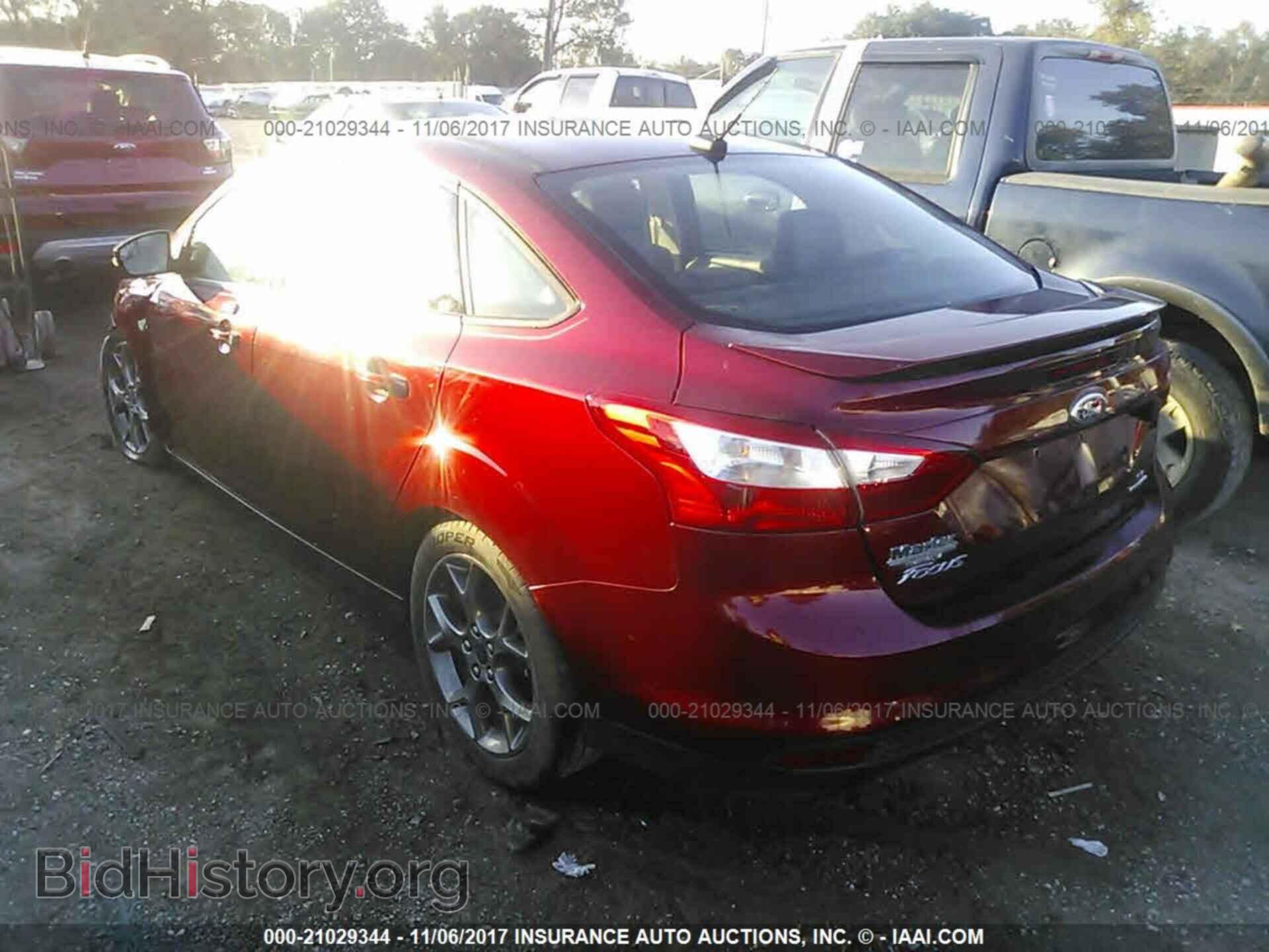 2014 Ford Focus - VIN: 1FADP3F21EL457984 - Photo 3
