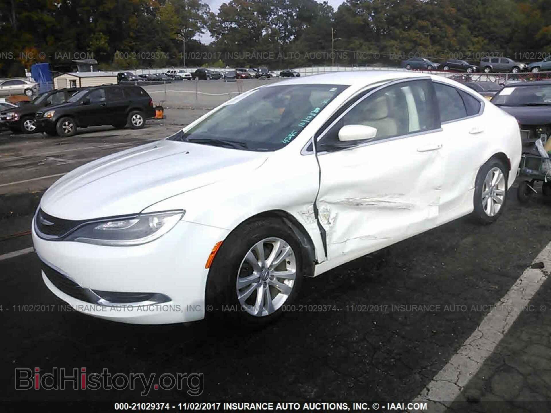 2016 Chrysler 200 - VIN: 1C3CCCAB1GN104245 - Photo 2