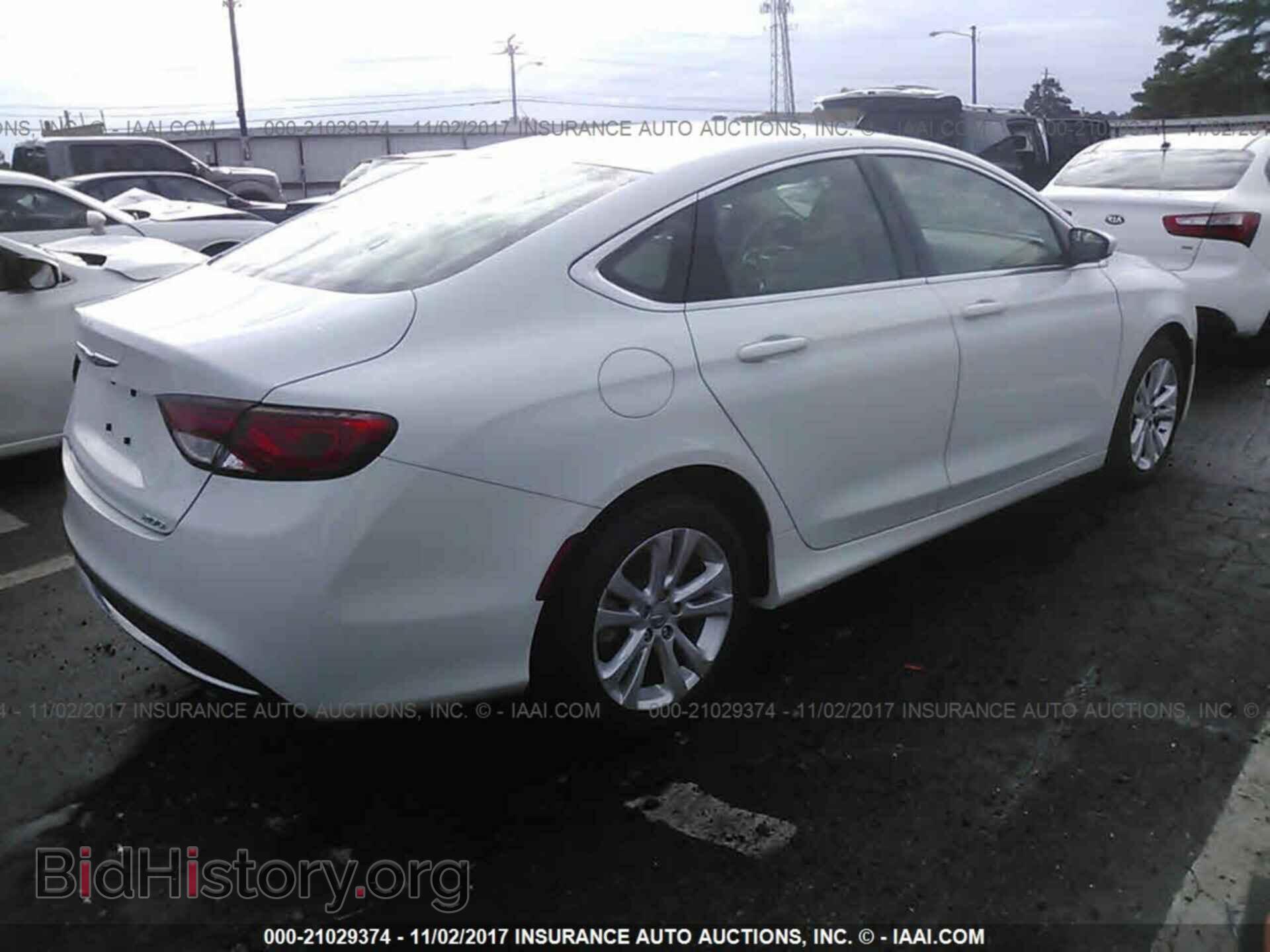 2016 Chrysler 200 - VIN: 1C3CCCAB1GN104245 - Photo 4