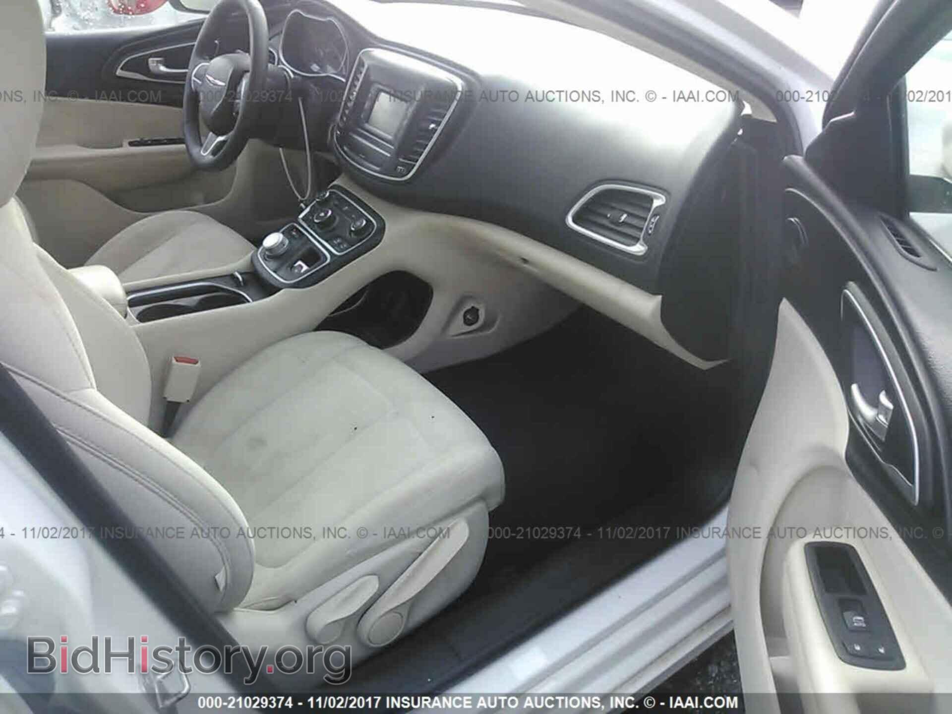 2016 Chrysler 200 - VIN: 1C3CCCAB1GN104245 - Photo 5