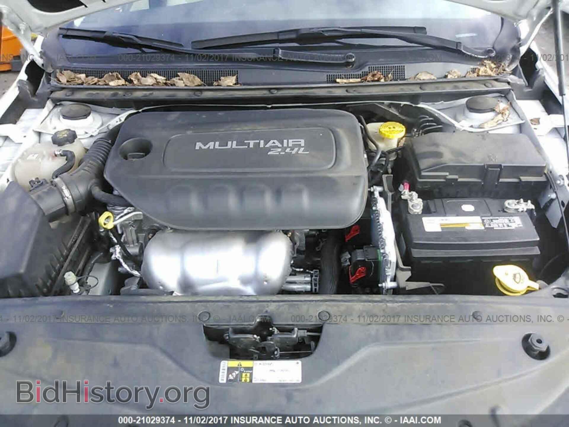2016 Chrysler 200 - VIN: 1C3CCCAB1GN104245 - Photo 10